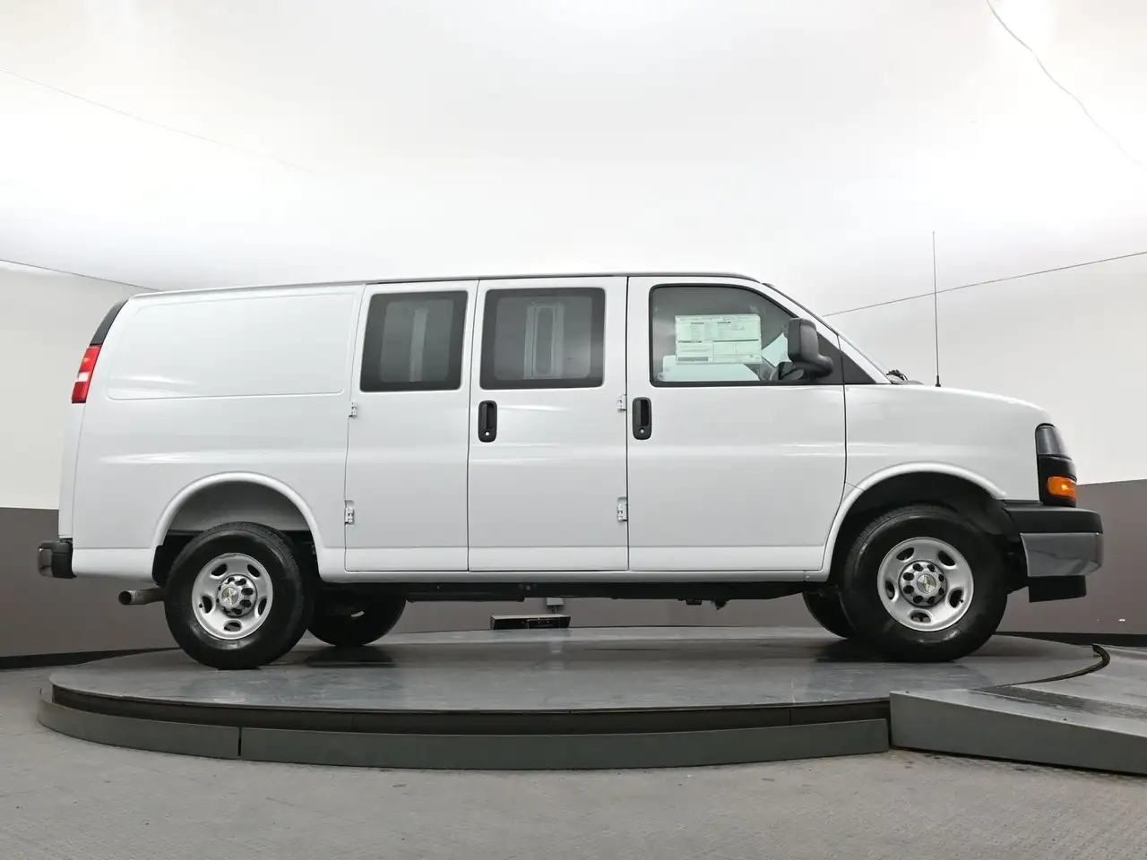 Chevrolet Express 2500 снимка Chevrolet Express 2500