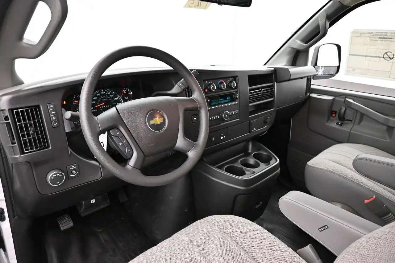 Chevrolet Express 2500 снимка Chevrolet Express 2500