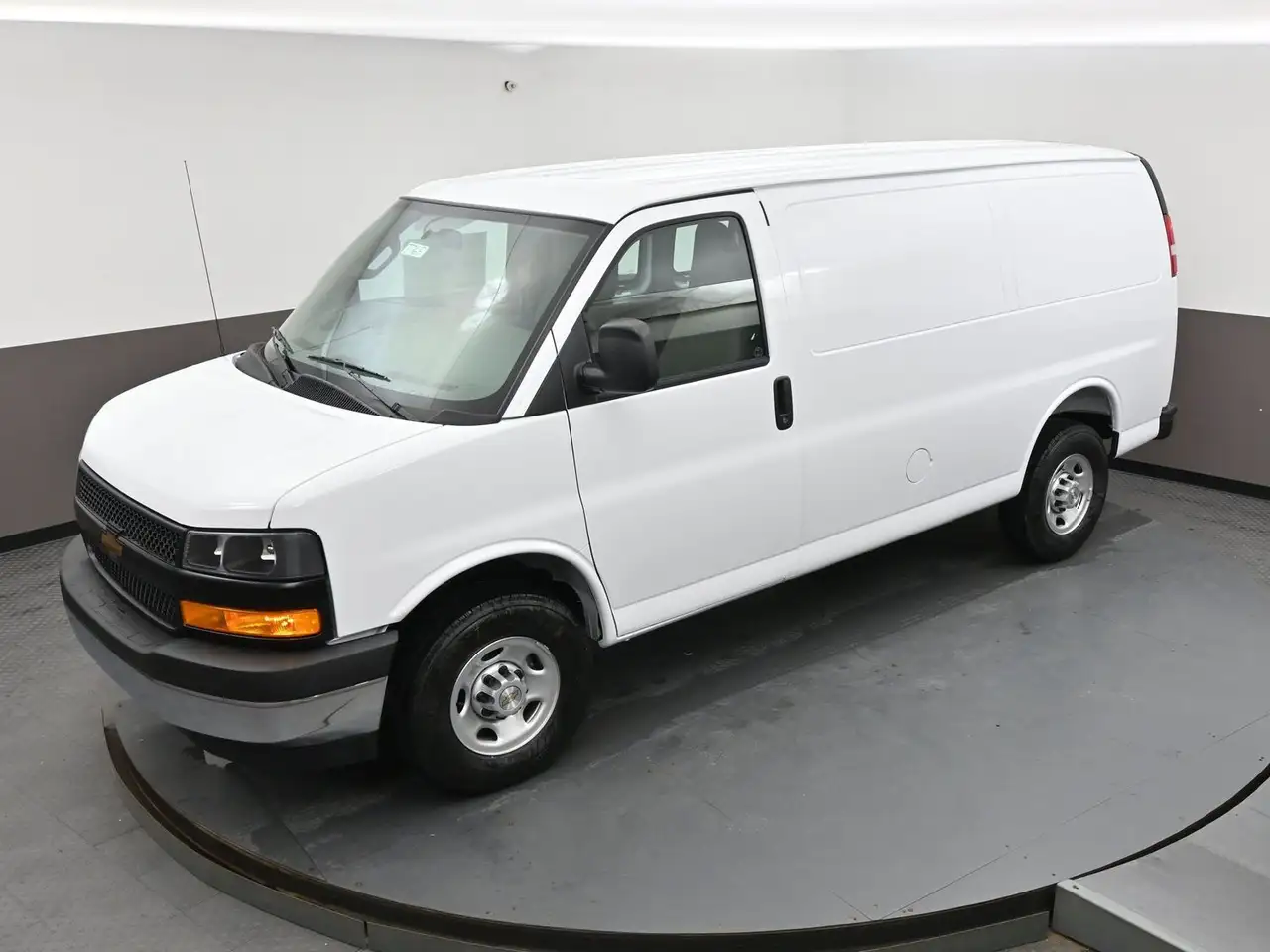 Chevrolet Express 2500 снимка Chevrolet Express 2500