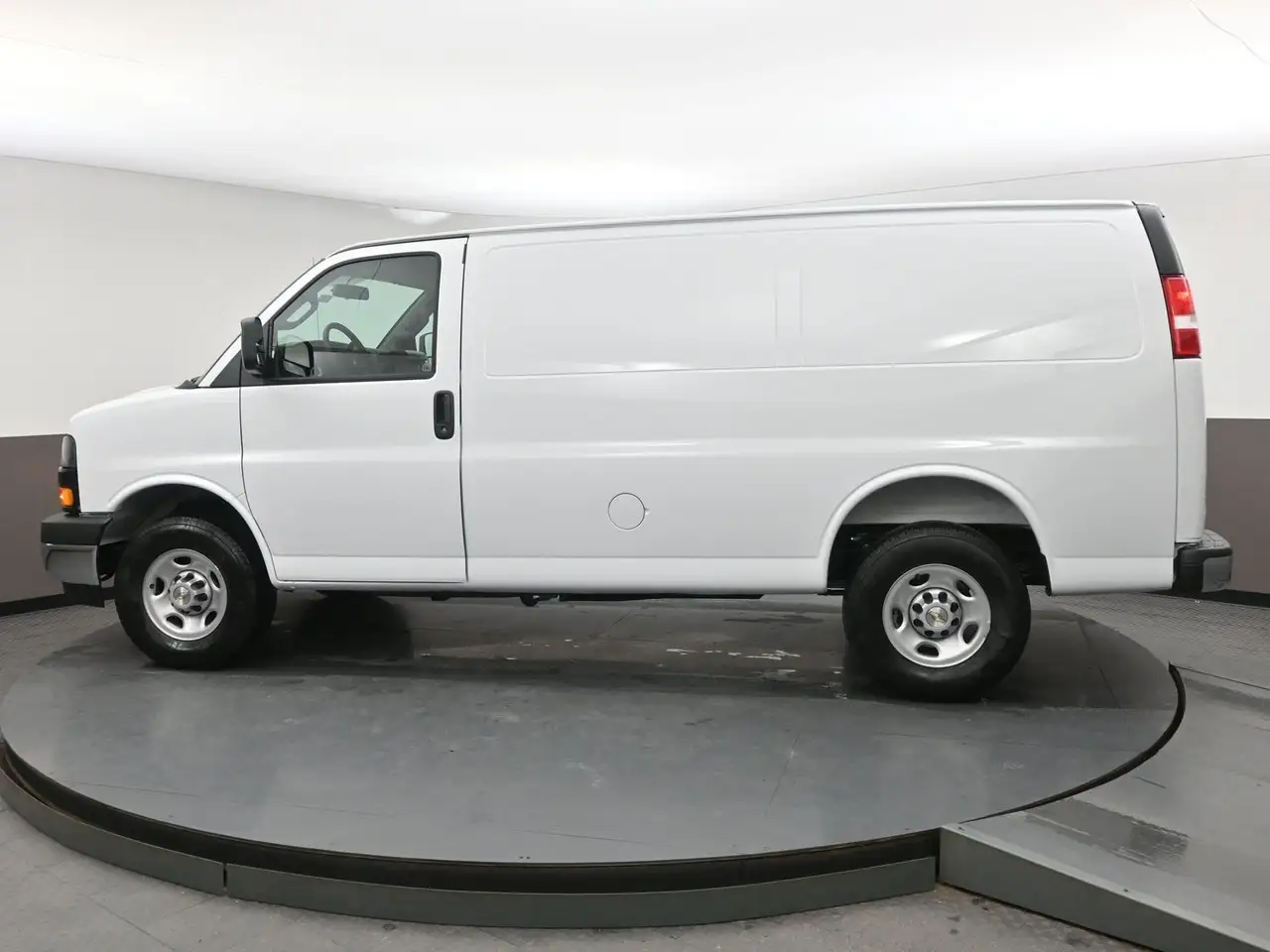 Chevrolet Express 2500 снимка Chevrolet Express 2500