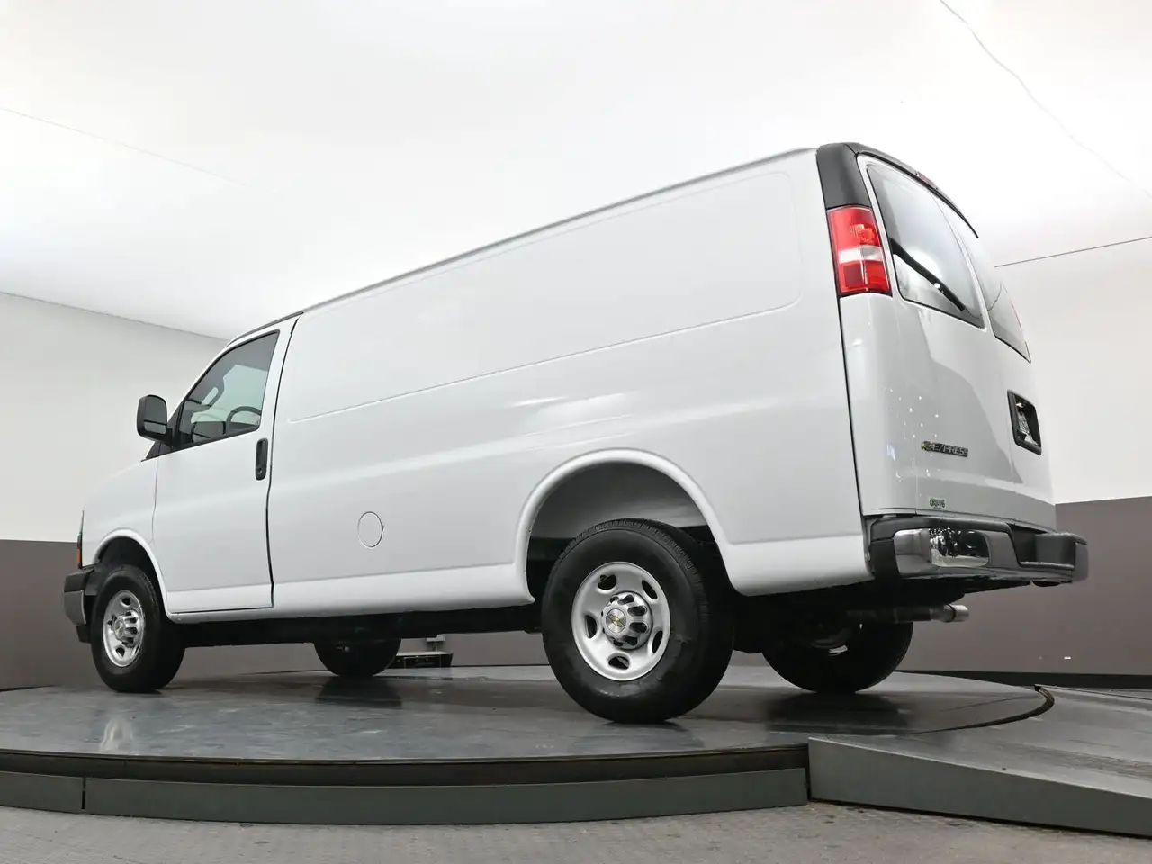 Chevrolet Express 2500 снимка Chevrolet Express 2500