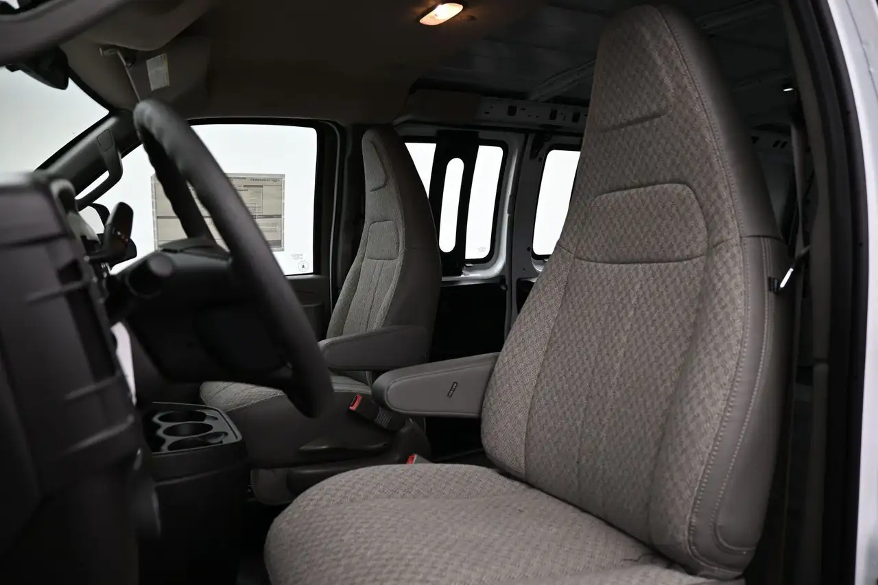 Chevrolet Express 2500 снимка Chevrolet Express 2500