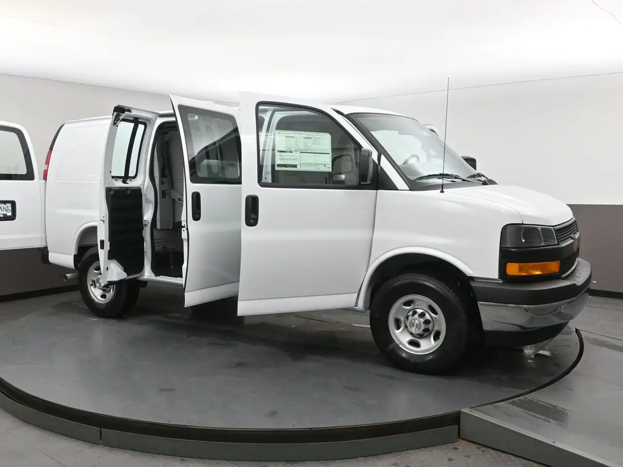 Chevrolet Express 2500 снимка Chevrolet Express 2500