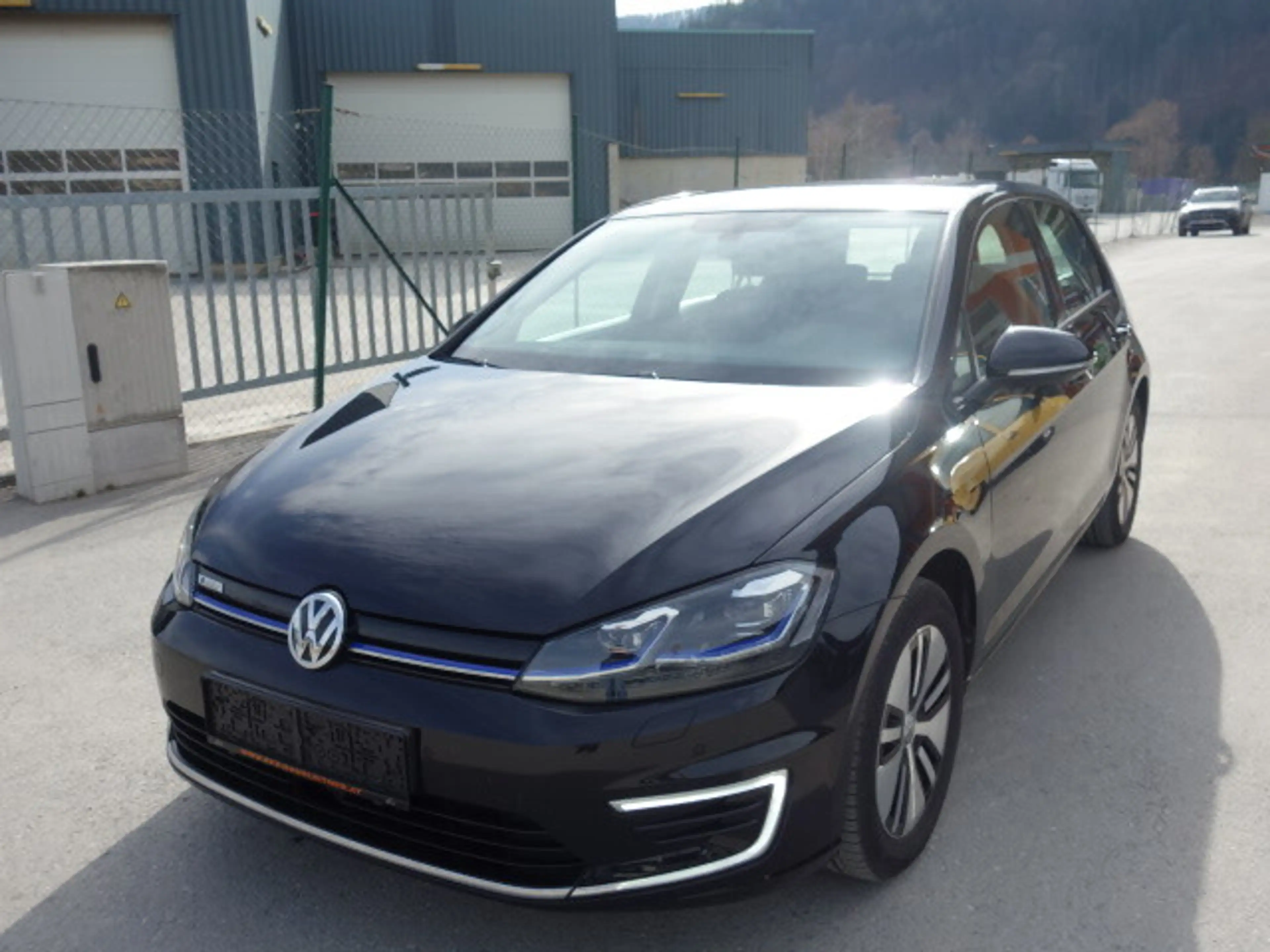 Volkswagen e-Golf e-Golf 35,8kWh (mit Batterie) — photo 2