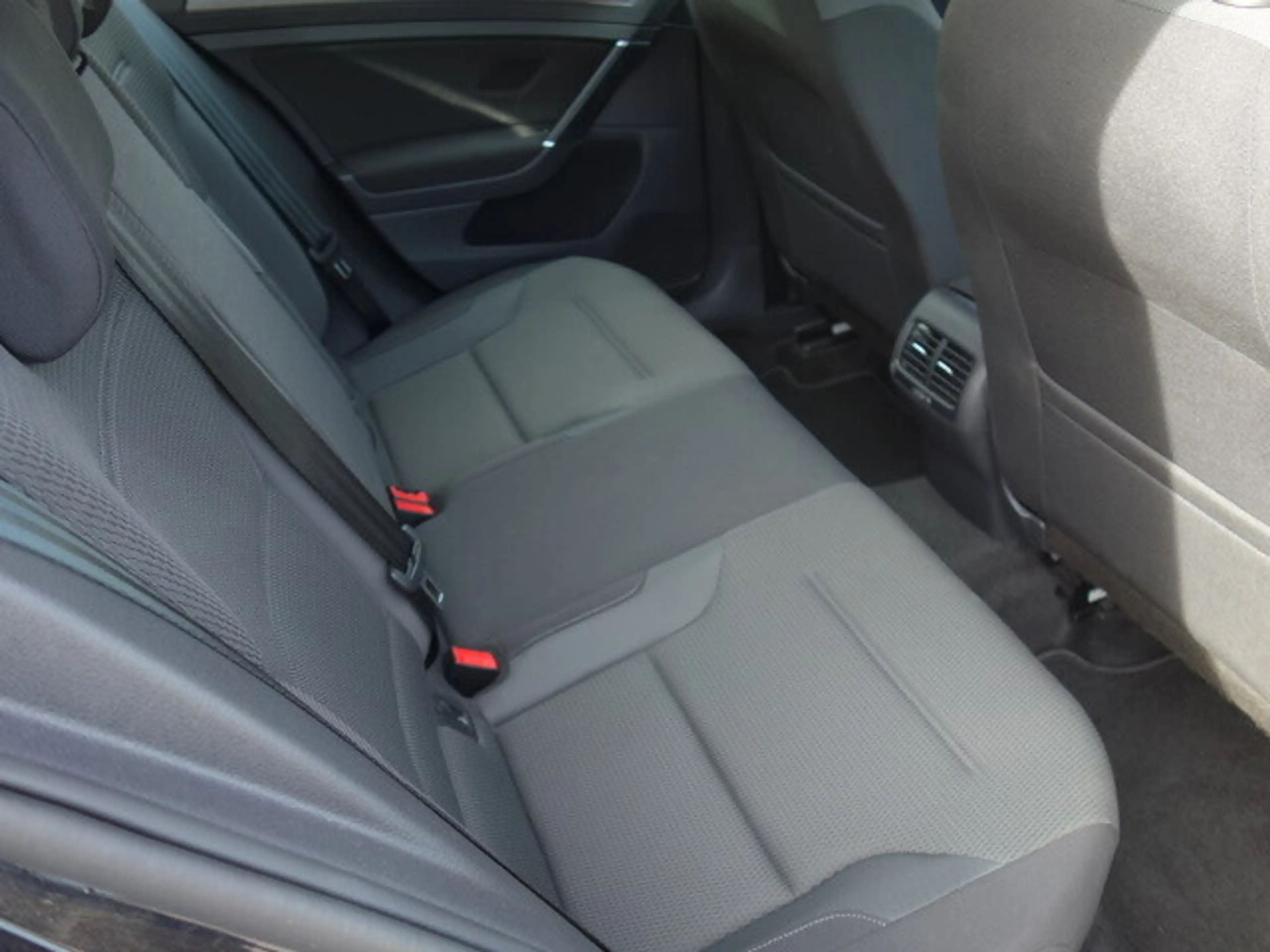Volkswagen e-Golf e-Golf 35,8kWh (mit Batterie) — photo 12