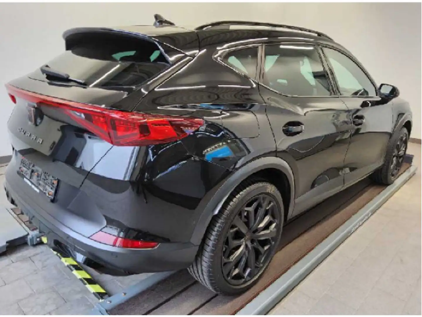 CUPRA Formentor VZ Tribe Edition 1.4 eHybrid MATRIX PA Schwarz - 2