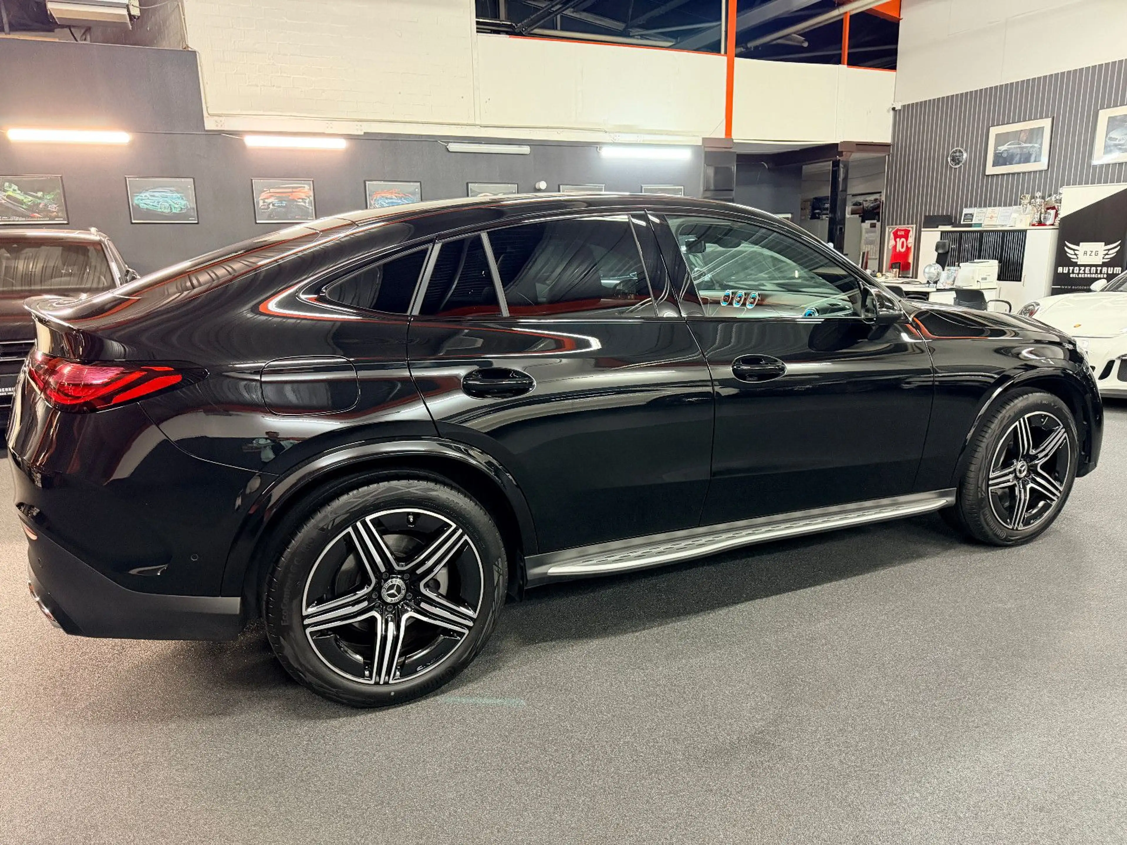 Mercedes-Benz GLC 300 d 4M Coupe AMG DISTR/PANO/LED/BURMES/AHK — photo 11