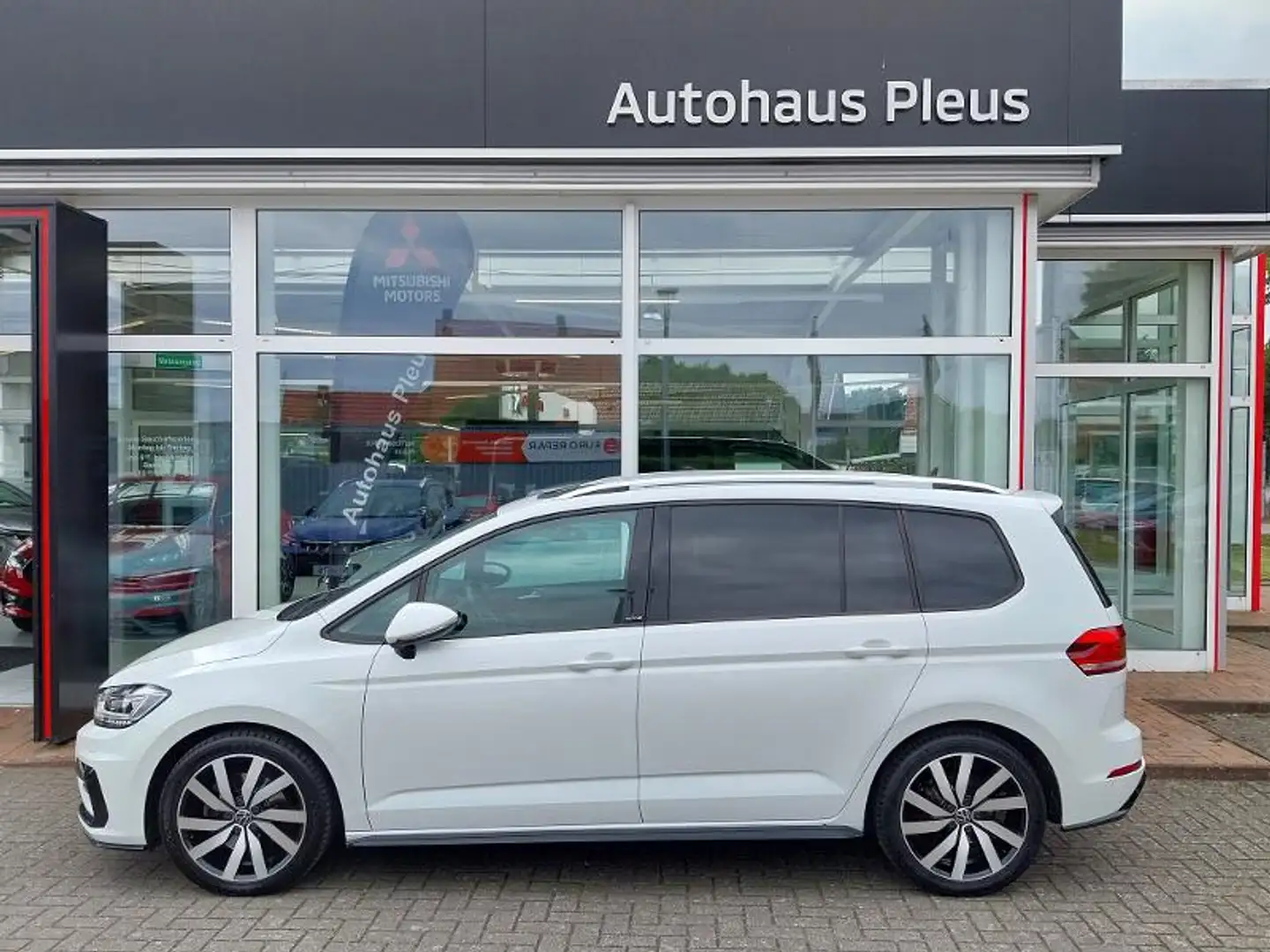 Volkswagen Touran 1.5 TSI DSG Active R-Line 7-Si. Pano AHK Blanc - 1