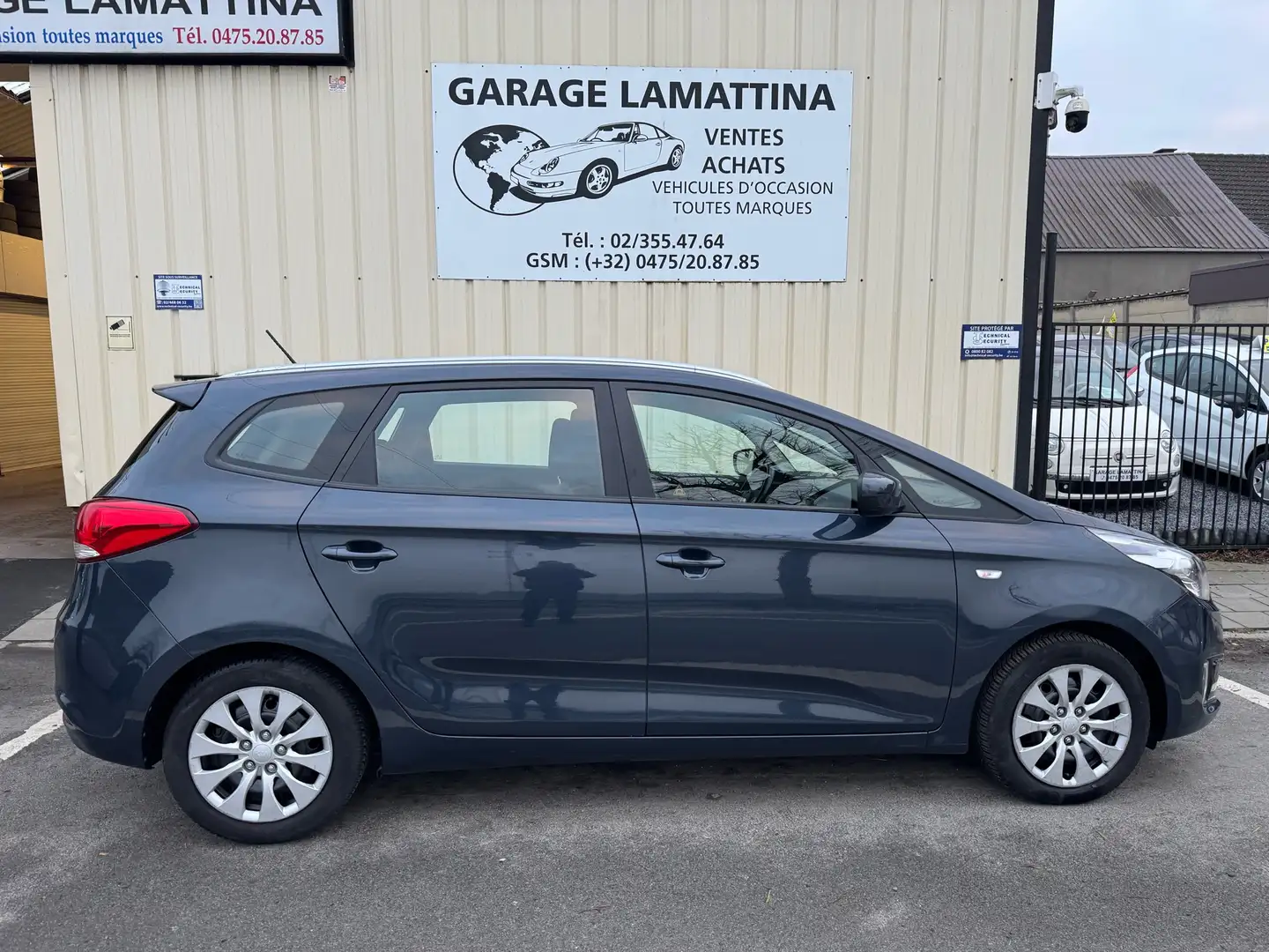 Kia Carens 1.6i Lounge - 1