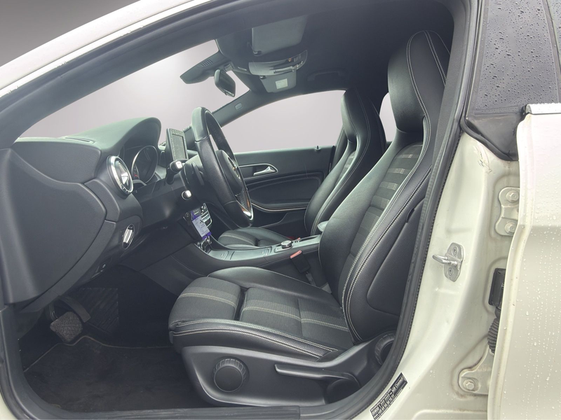 Mercedes-Benz CLA 180 Urban TEMPOMAT|SITZHEIZUNG|LED|AUTOM. — photo 6