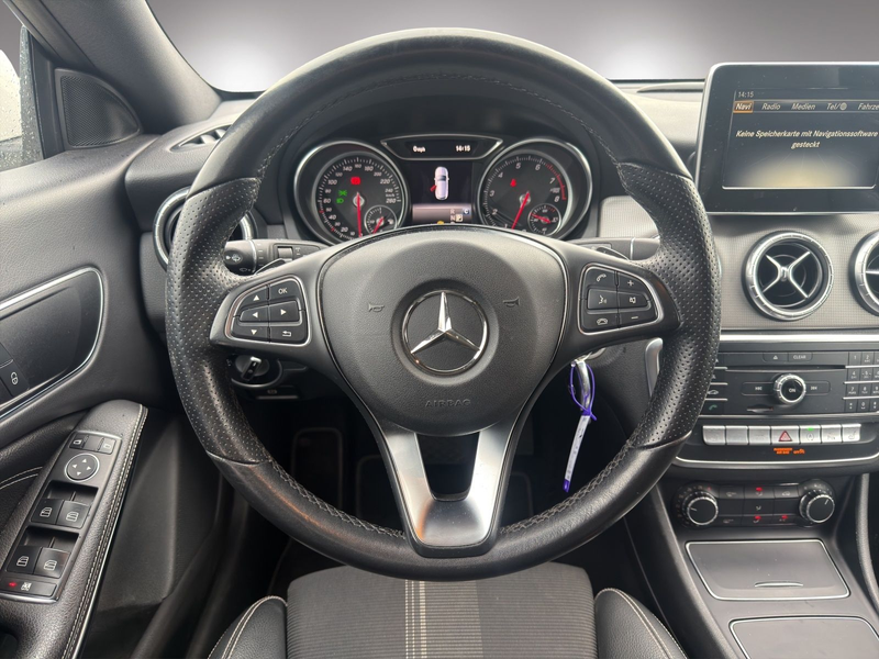 Mercedes-Benz CLA 180 Urban TEMPOMAT|SITZHEIZUNG|LED|AUTOM. — photo 8