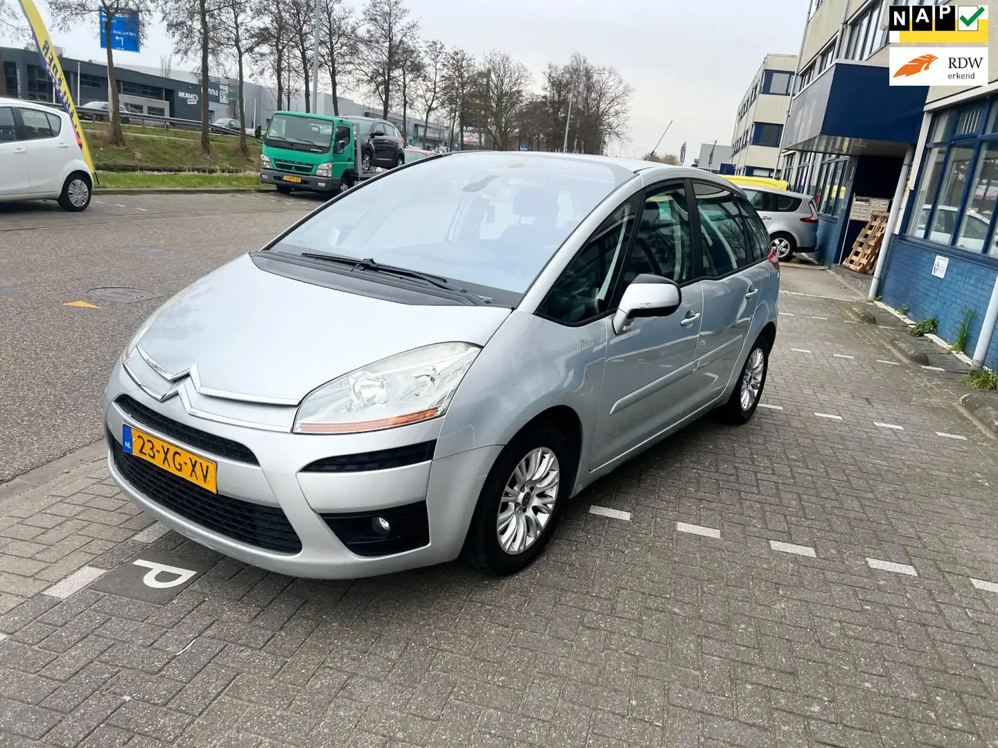 Citroen C4 Picasso 1.8-16V Ambiance 5p. Grijs - 1
