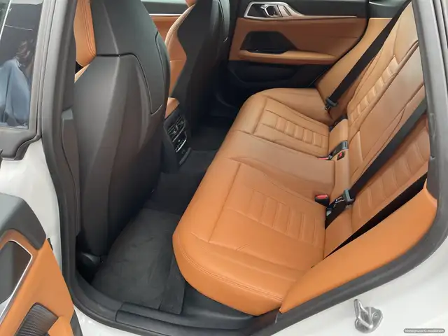 BMW 4 Series view 11