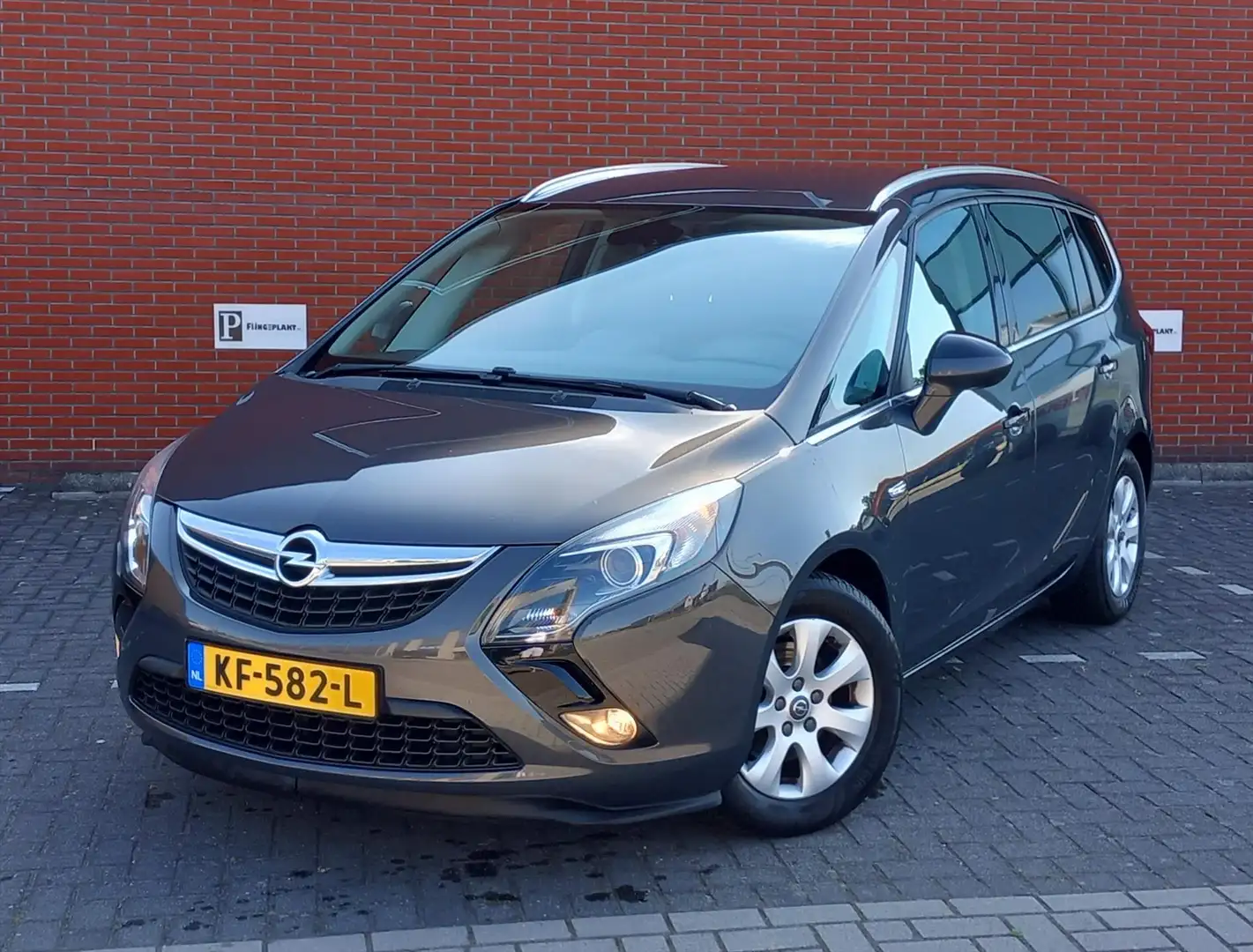 Opel Zafira Tourer 2.0 CDTI ecoFLEX 130pk Business+ 7Persoons Grijs - 1