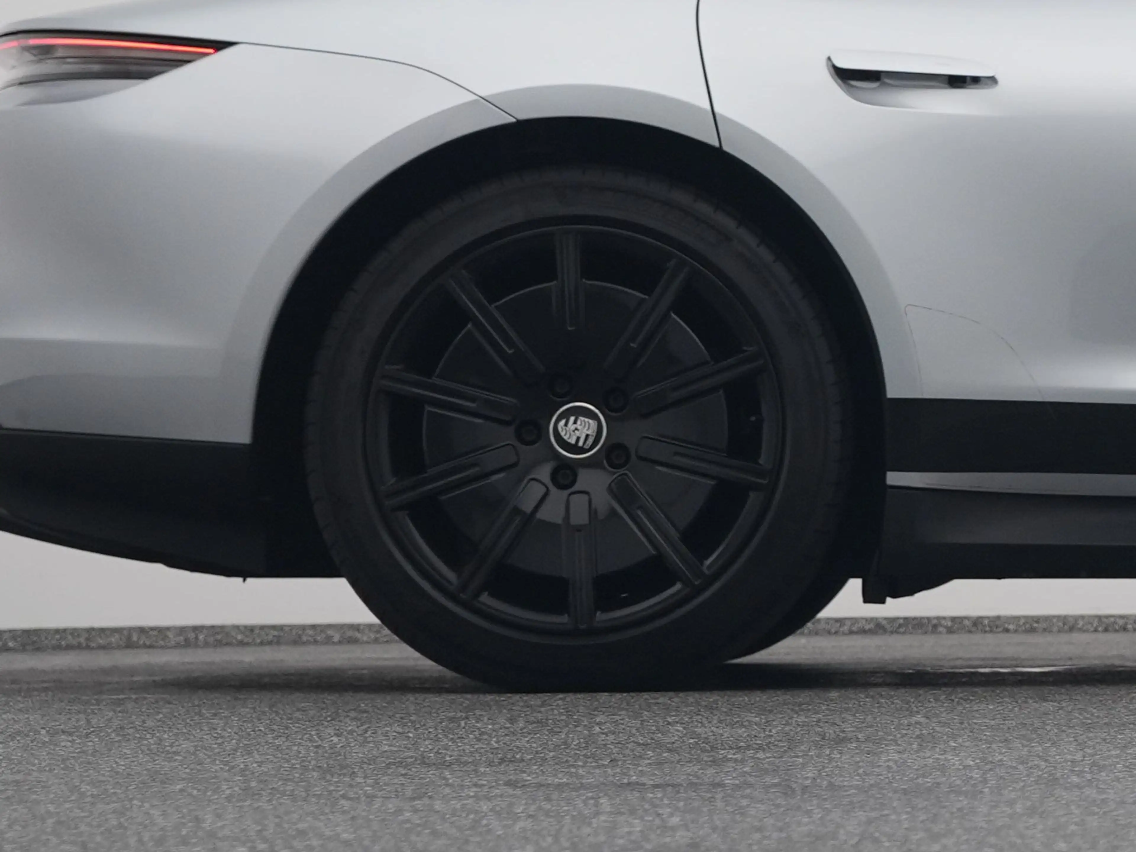 Porsche Taycan 79 kWh | CAMERA | LUCHTVERING | LEDER | KEYLESS — photo 42