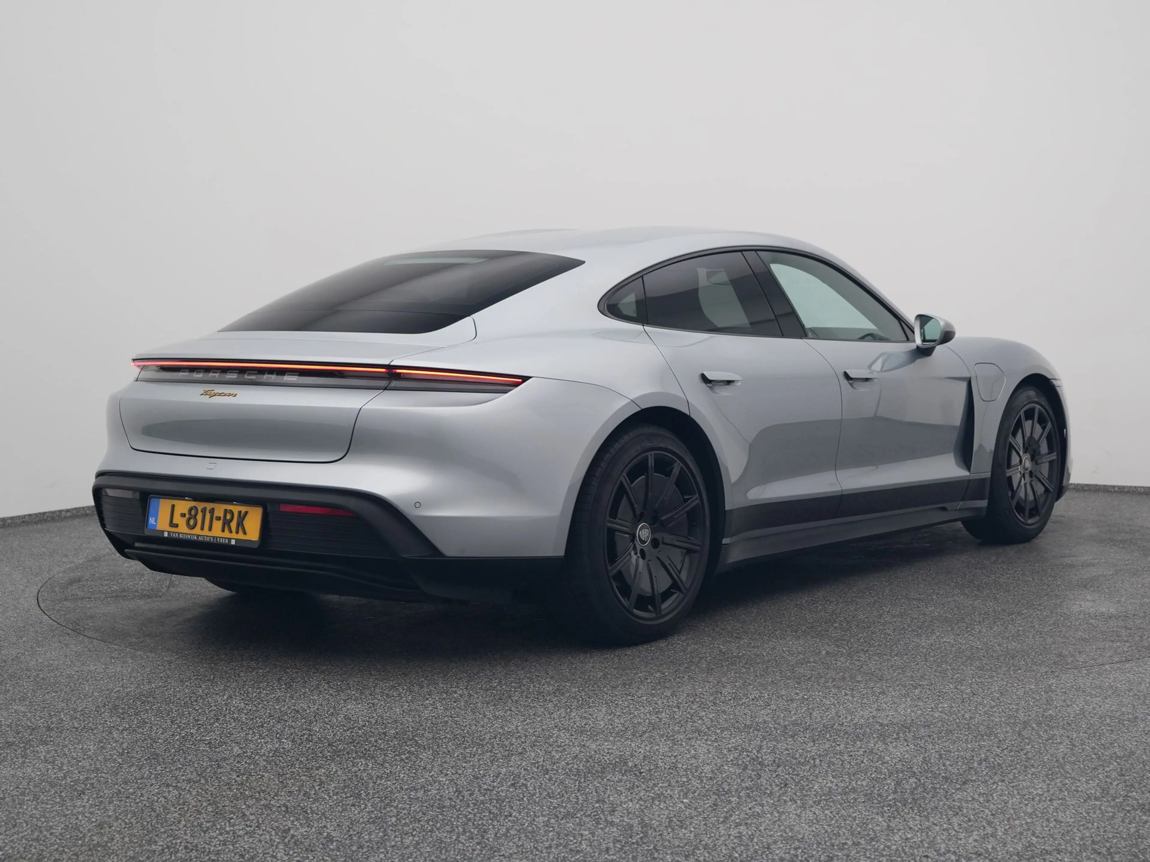 Porsche Taycan 79 kWh | CAMERA | LUCHTVERING | LEDER | KEYLESS — photo 7