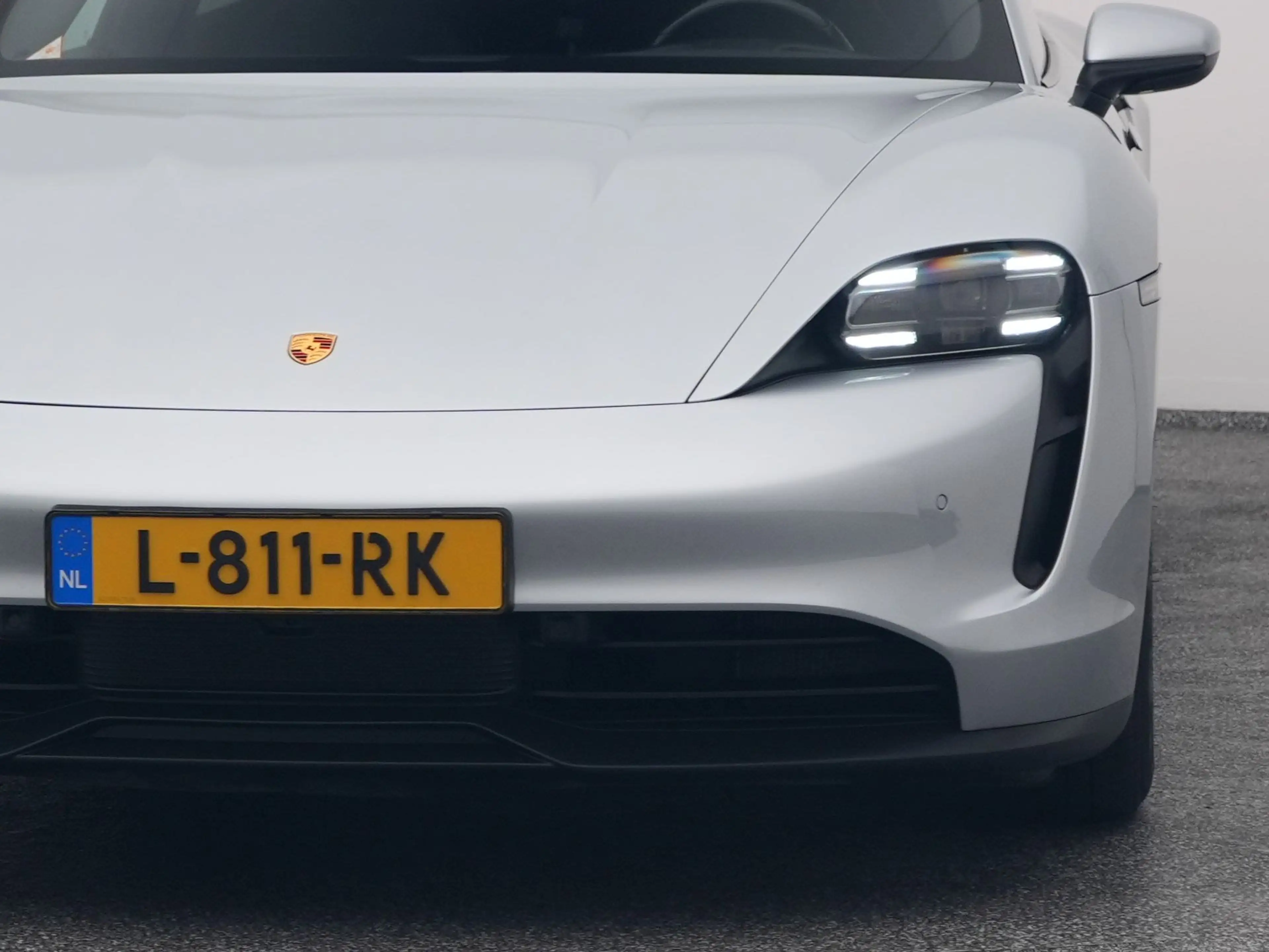 Porsche Taycan 79 kWh | CAMERA | LUCHTVERING | LEDER | KEYLESS — photo 20