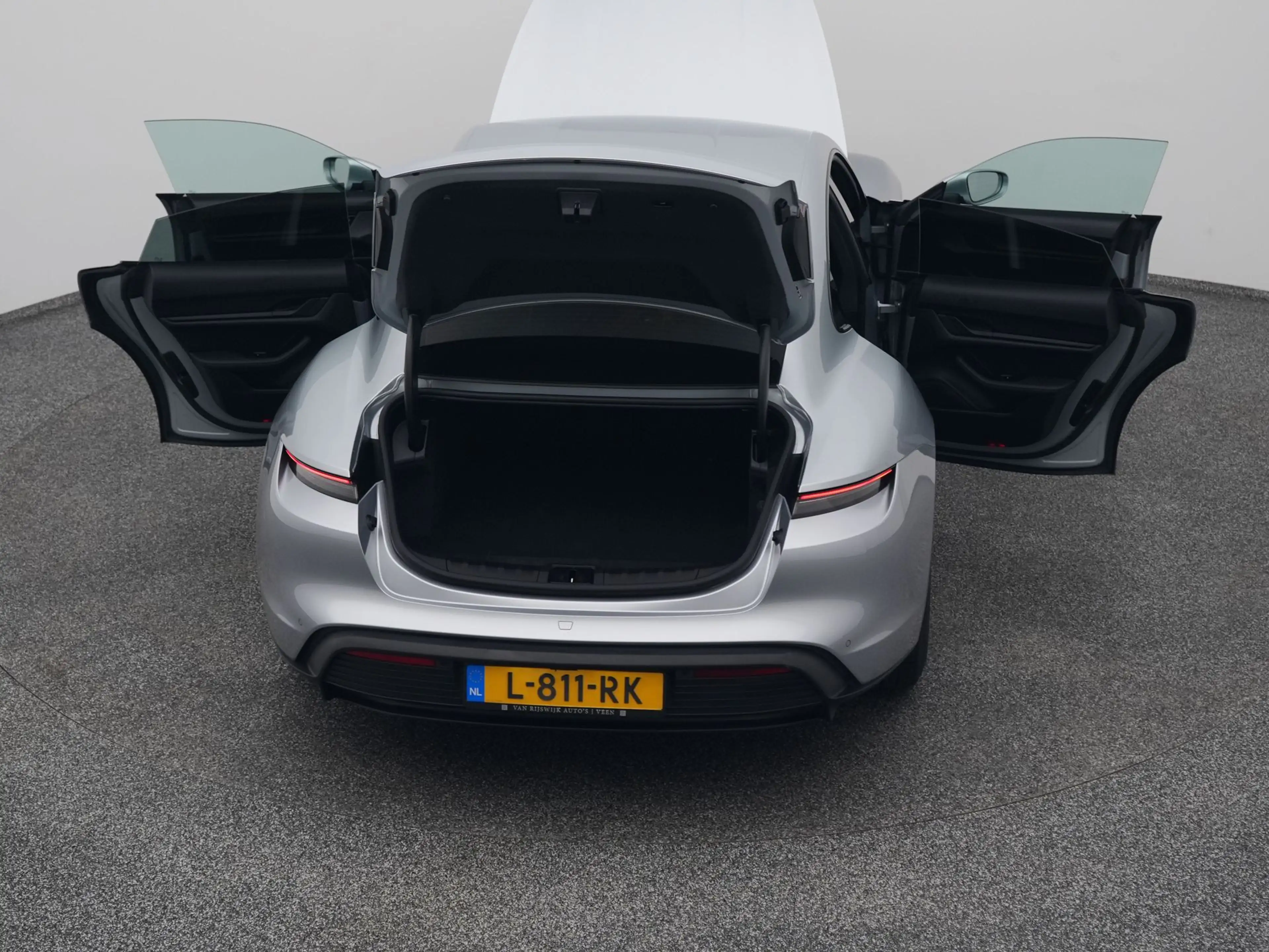 Porsche Taycan 79 kWh | CAMERA | LUCHTVERING | LEDER | KEYLESS — photo 30