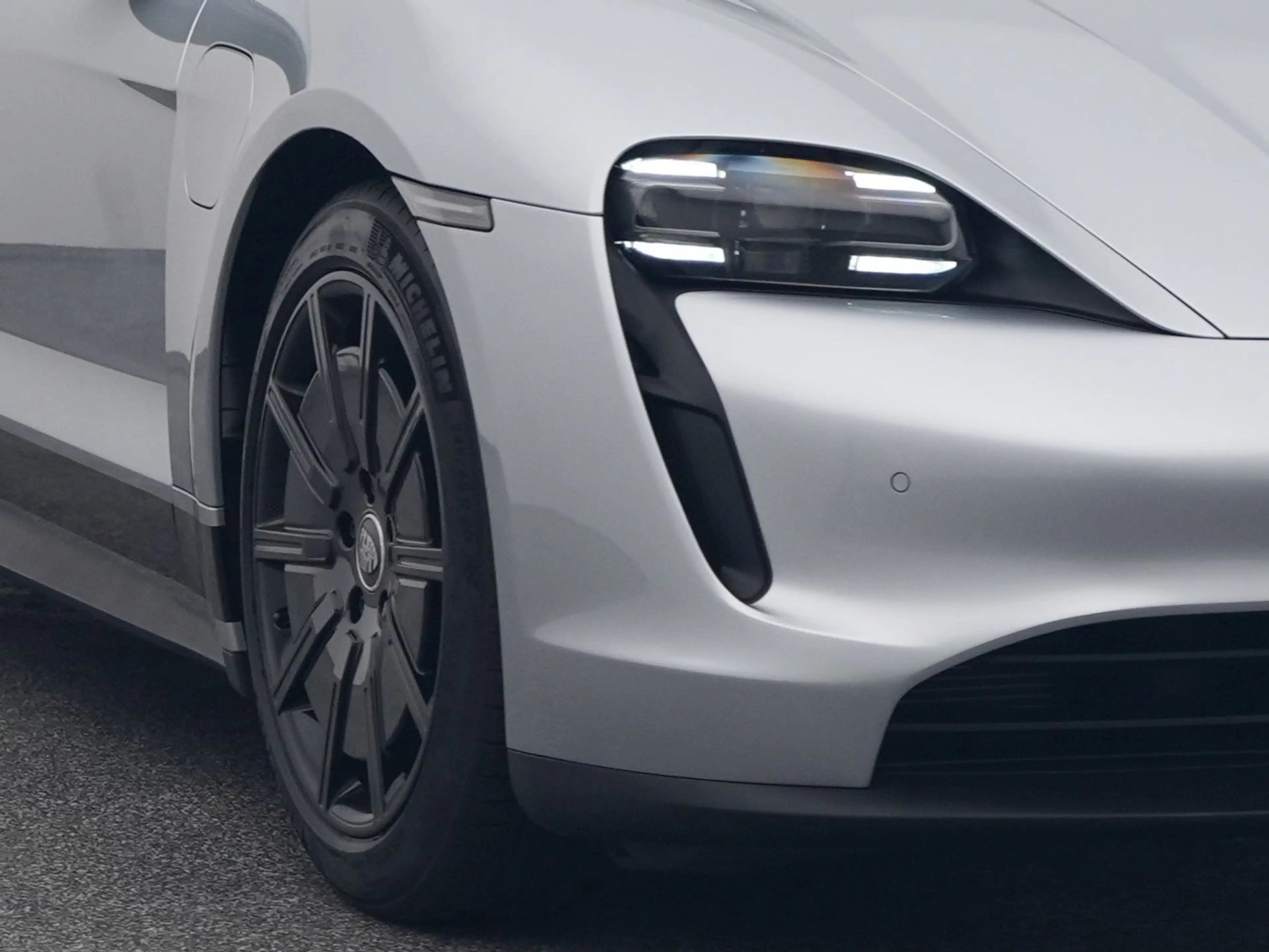 Porsche Taycan 79 kWh | CAMERA | LUCHTVERING | LEDER | KEYLESS — photo 18