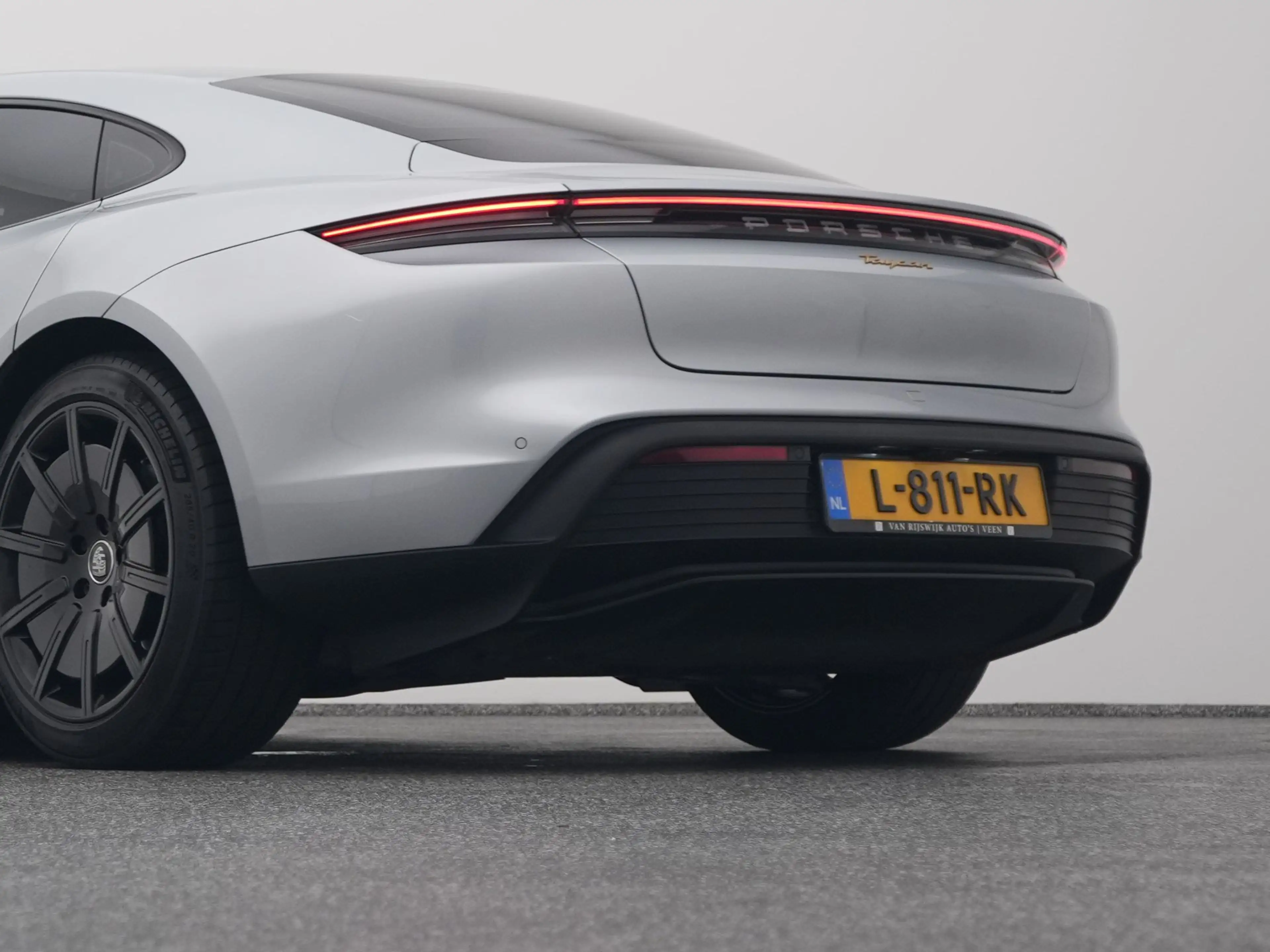 Porsche Taycan 79 kWh | CAMERA | LUCHTVERING | LEDER | KEYLESS — photo 23