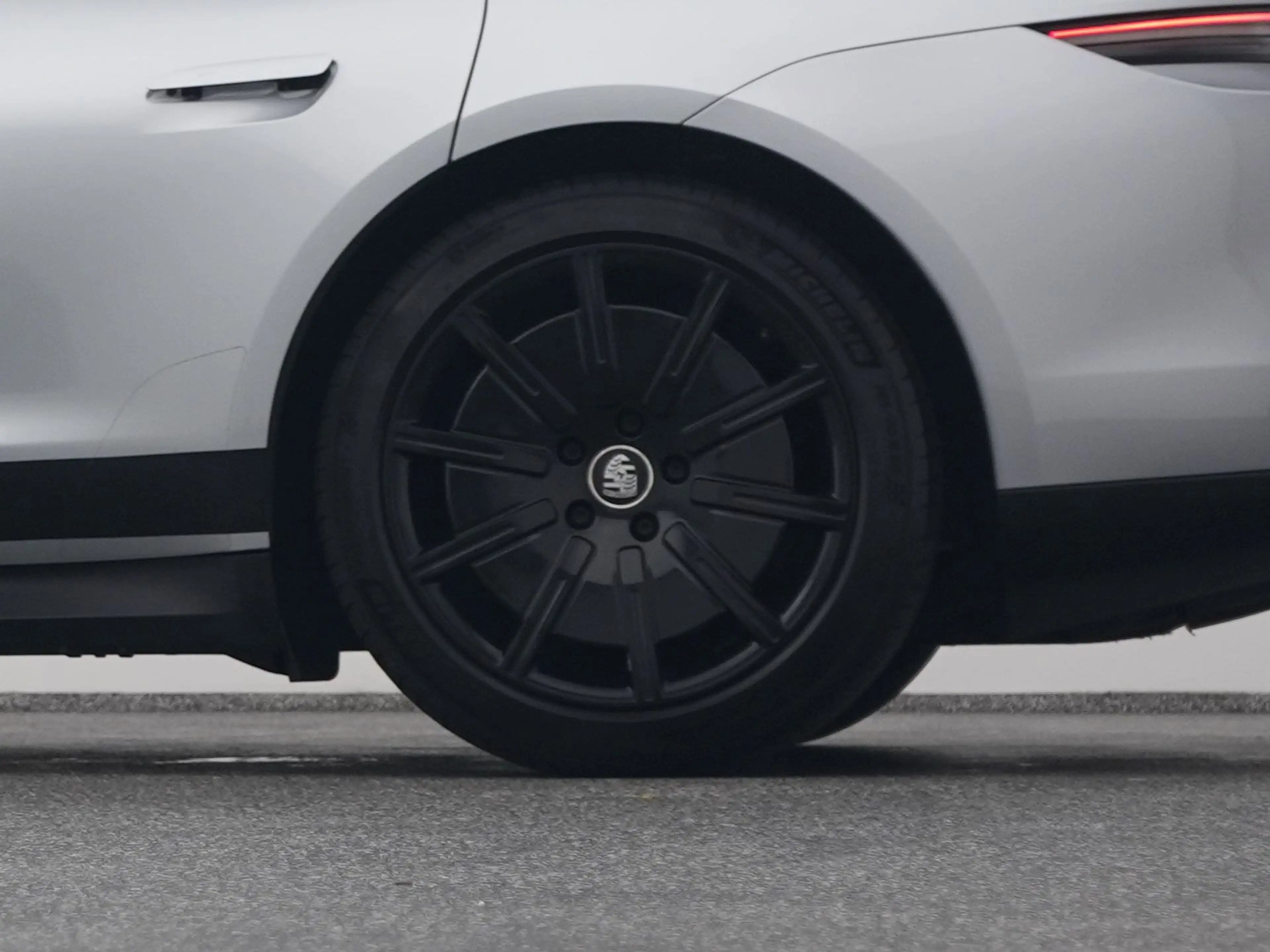 Porsche Taycan 79 kWh | CAMERA | LUCHTVERING | LEDER | KEYLESS — photo 41