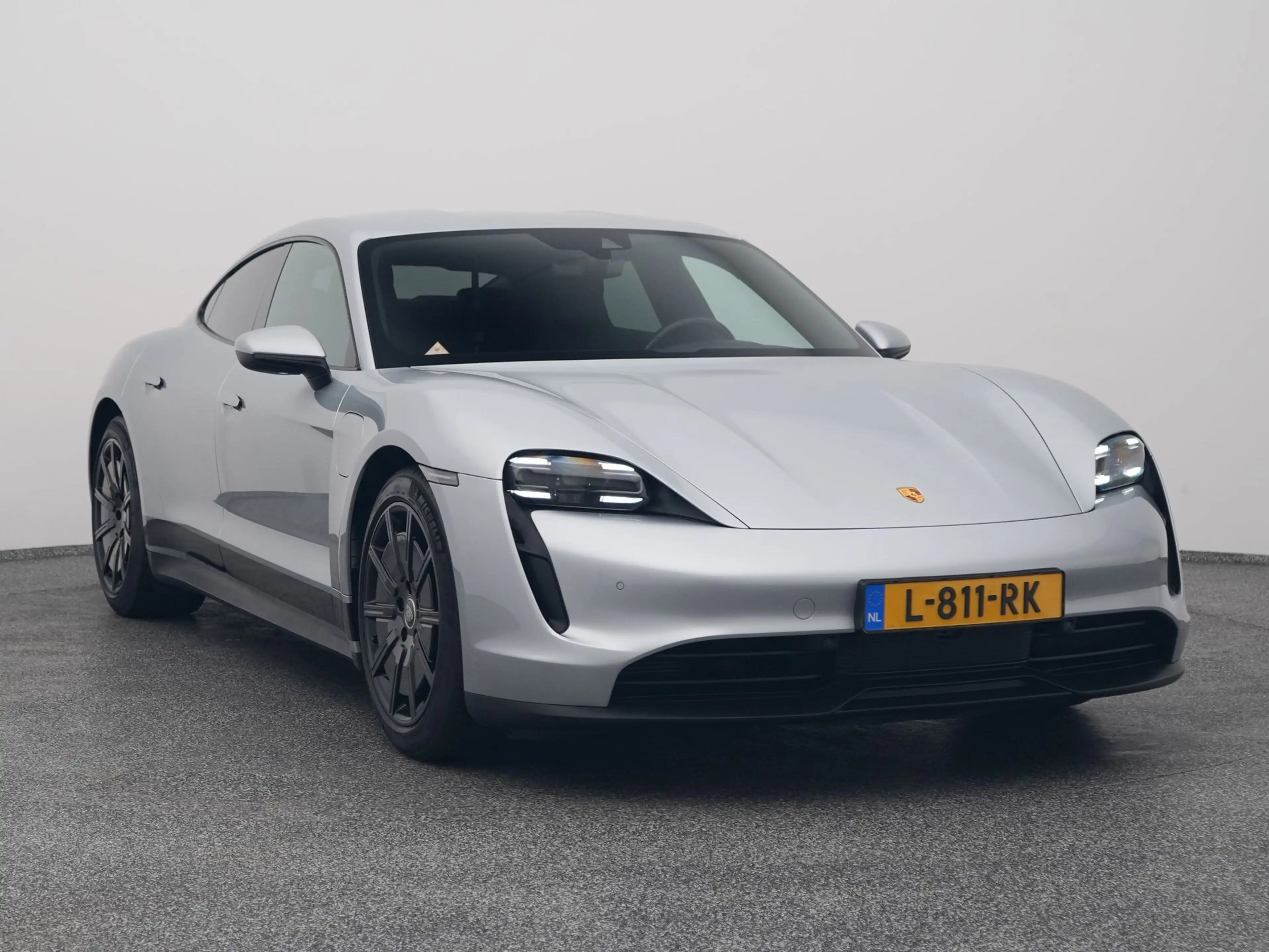 Porsche Taycan 79 kWh | CAMERA | LUCHTVERING | LEDER | KEYLESS — photo 2