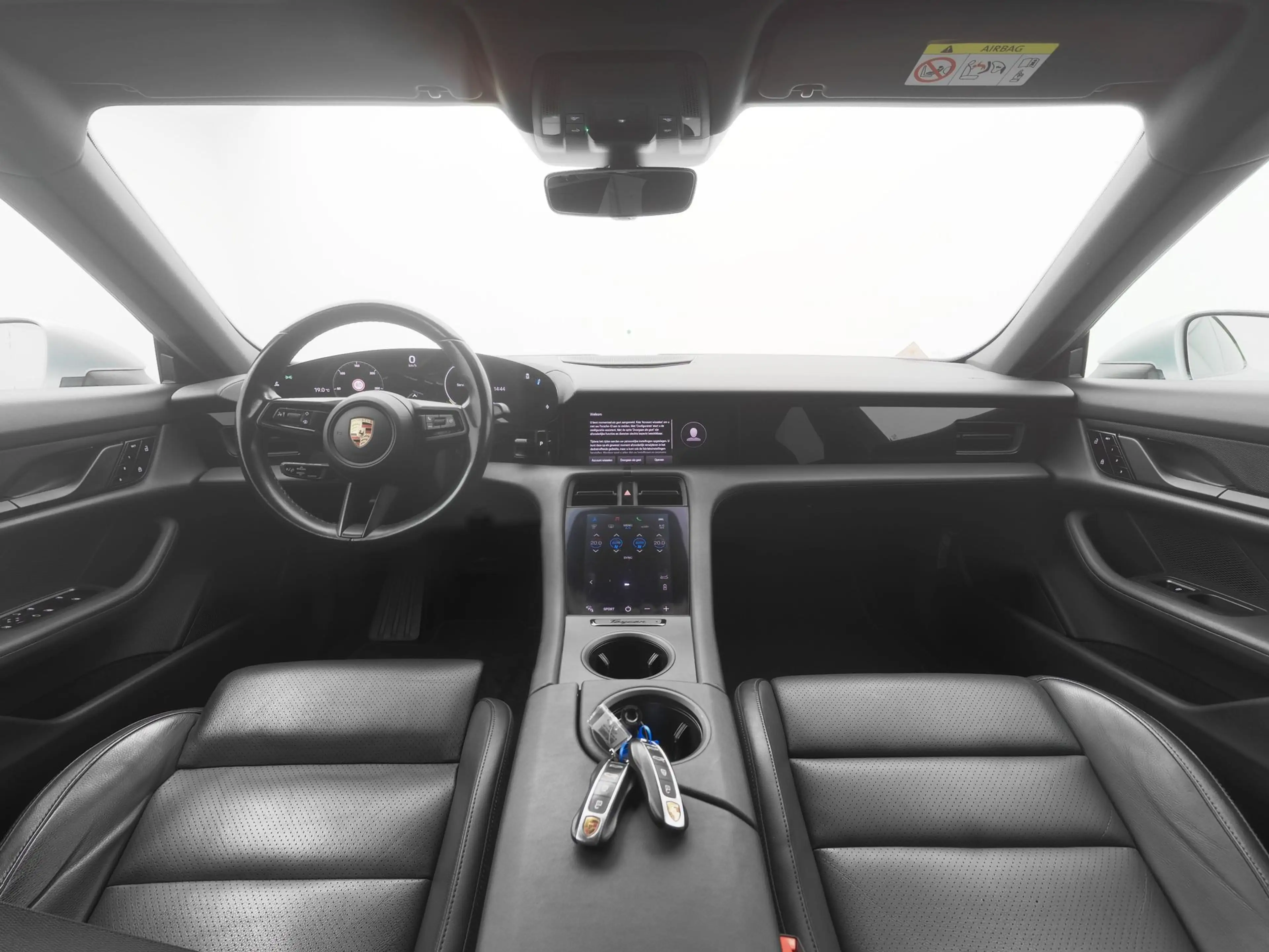 Porsche Taycan 79 kWh | CAMERA | LUCHTVERING | LEDER | KEYLESS — photo 3