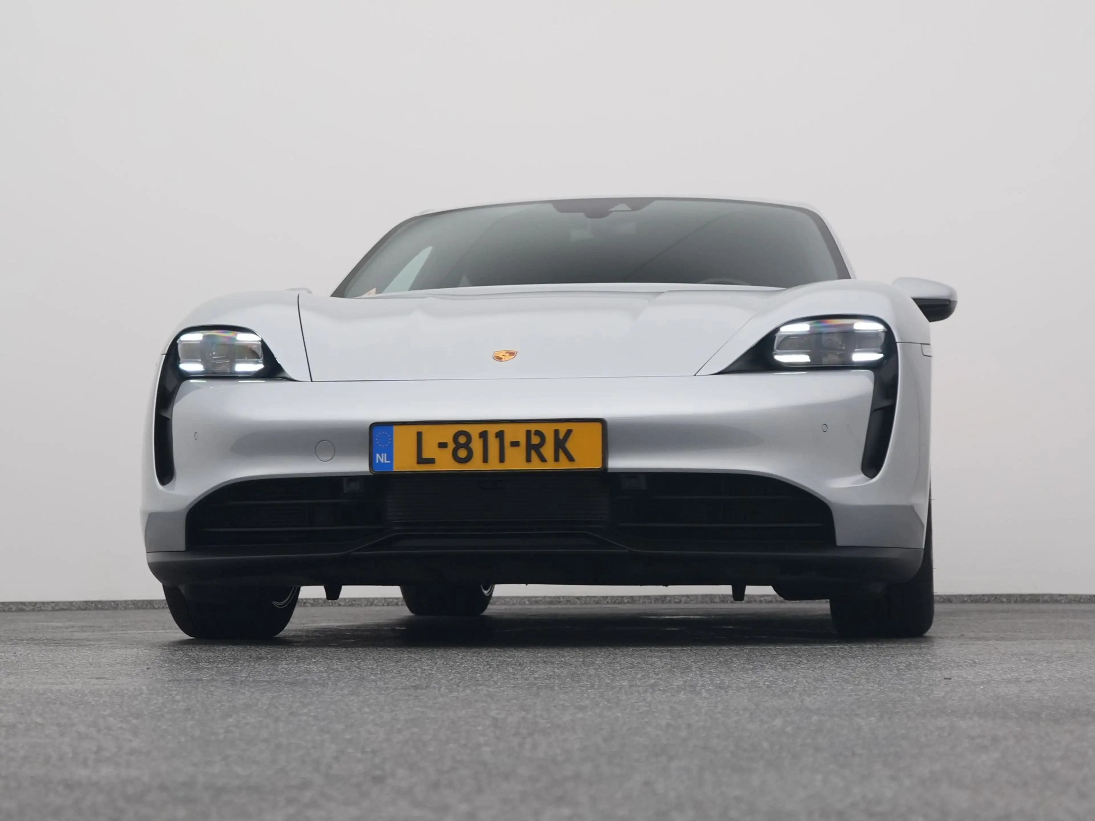 Porsche Taycan 79 kWh | CAMERA | LUCHTVERING | LEDER | KEYLESS — photo 36