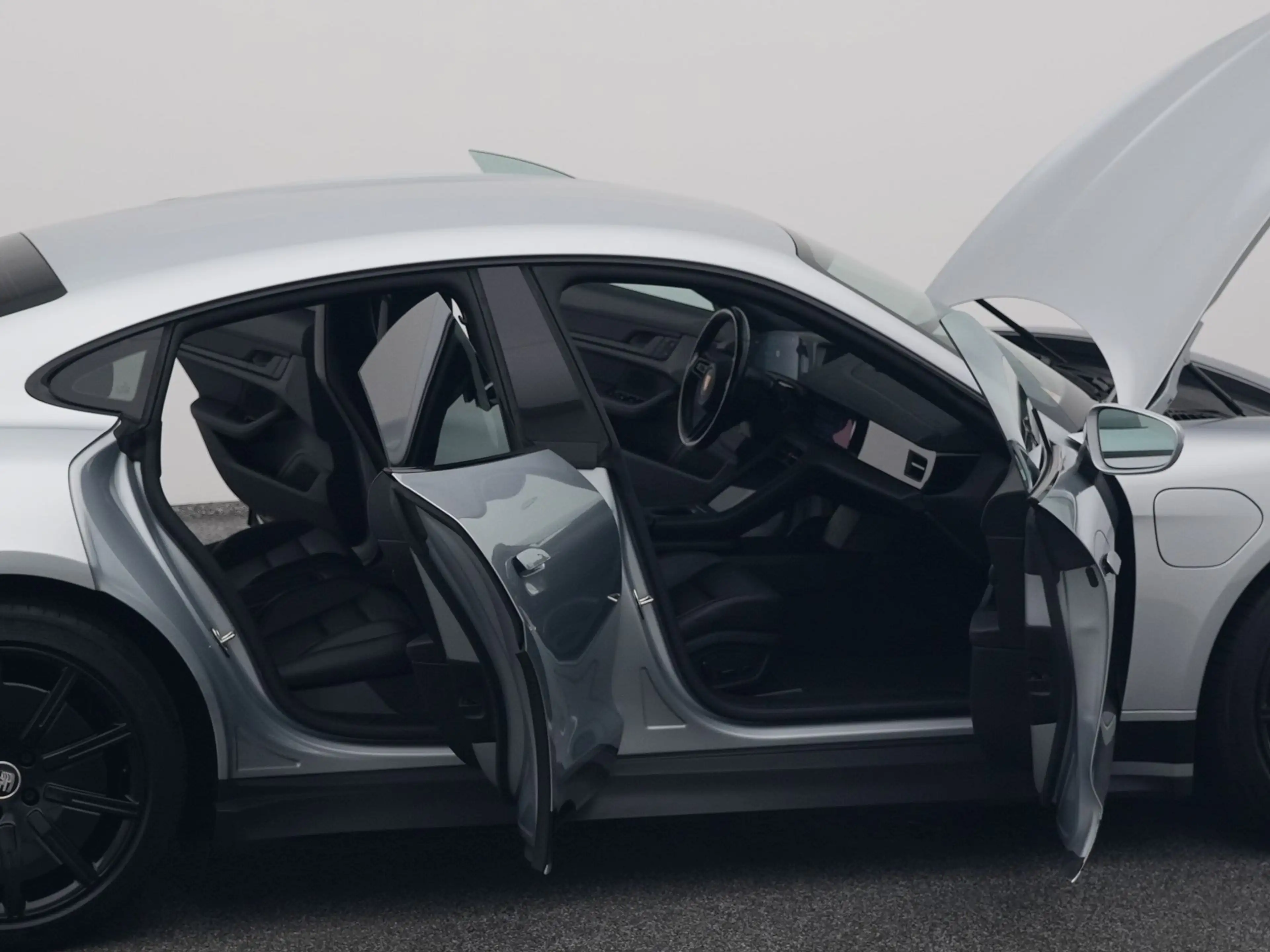 Porsche Taycan 79 kWh | CAMERA | LUCHTVERING | LEDER | KEYLESS — photo 35