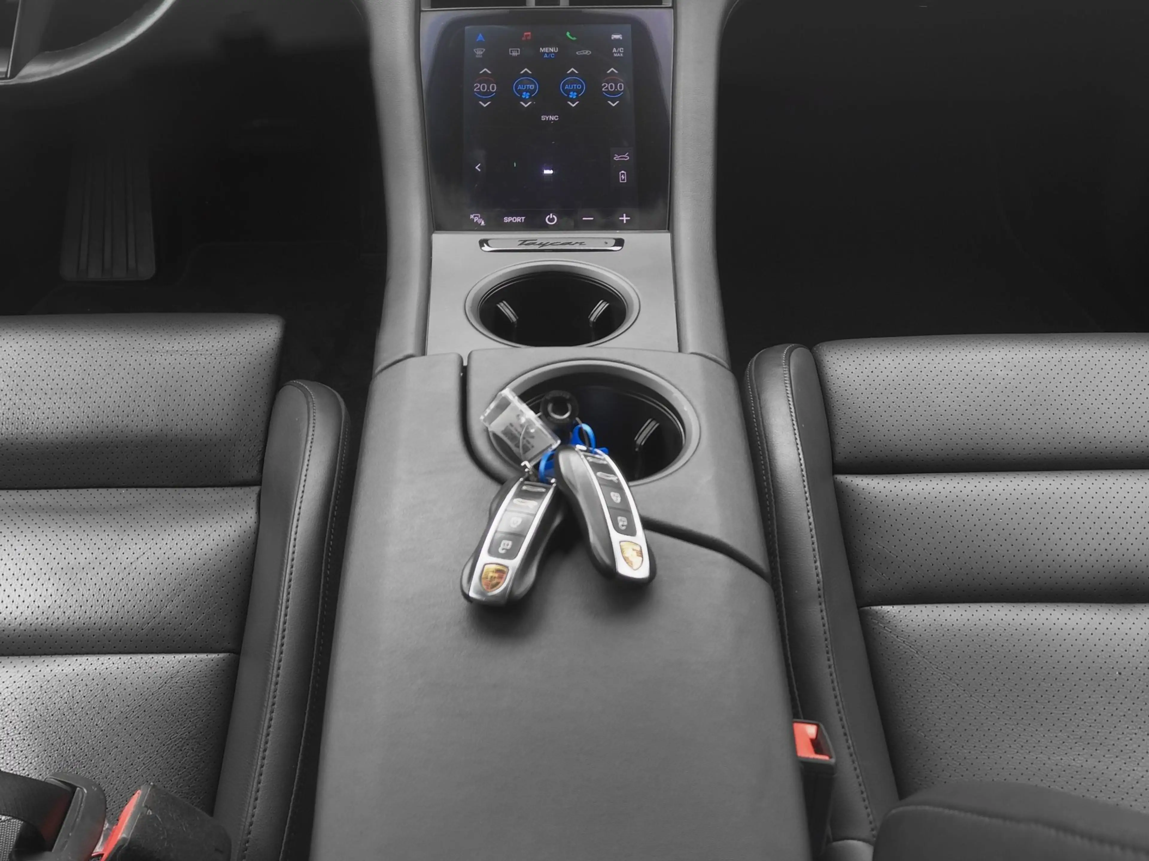 Porsche Taycan 79 kWh | CAMERA | LUCHTVERING | LEDER | KEYLESS — photo 13