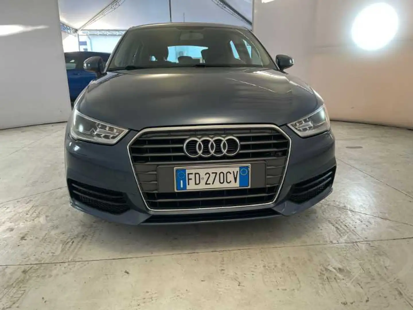 Audi A1 Sportback 1.6 tdi Sport s-tronic Blauw - 2