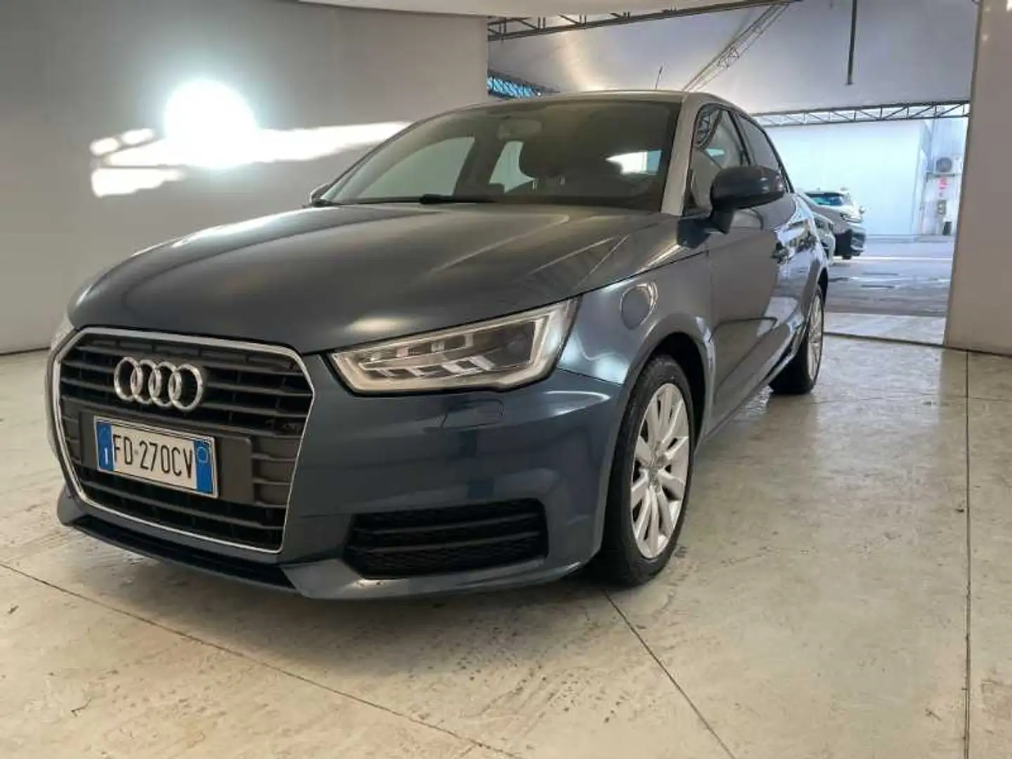 Audi A1 Sportback 1.6 tdi Sport s-tronic Blauw - 1