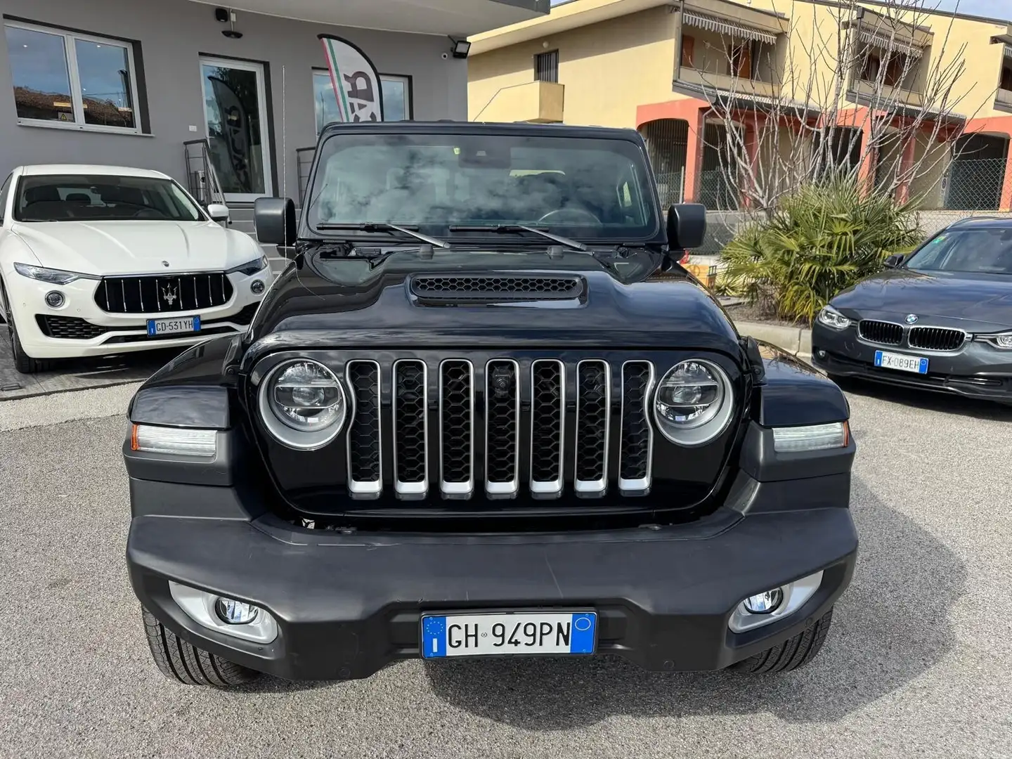 Jeep Gladiator 3.0 Diesel V6 Overland Negro - 2