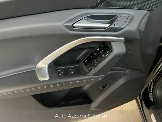 Audi Q5 view 7
