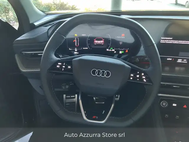 Audi Q5 view 12