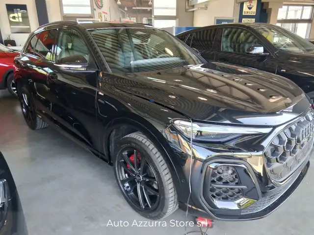 Audi Q5 view 2