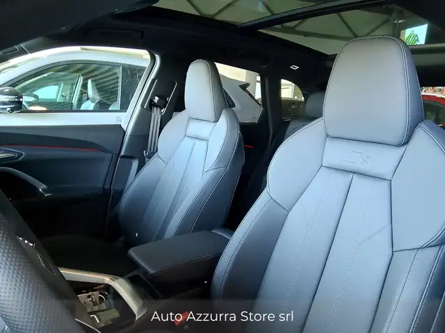 Audi Q5 view 8