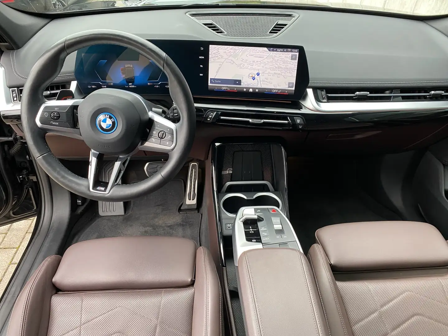 BMW iX1 xDrive30 M Sport LED+/hk/PANO/ACC/MEMO/CAM Noir - 2