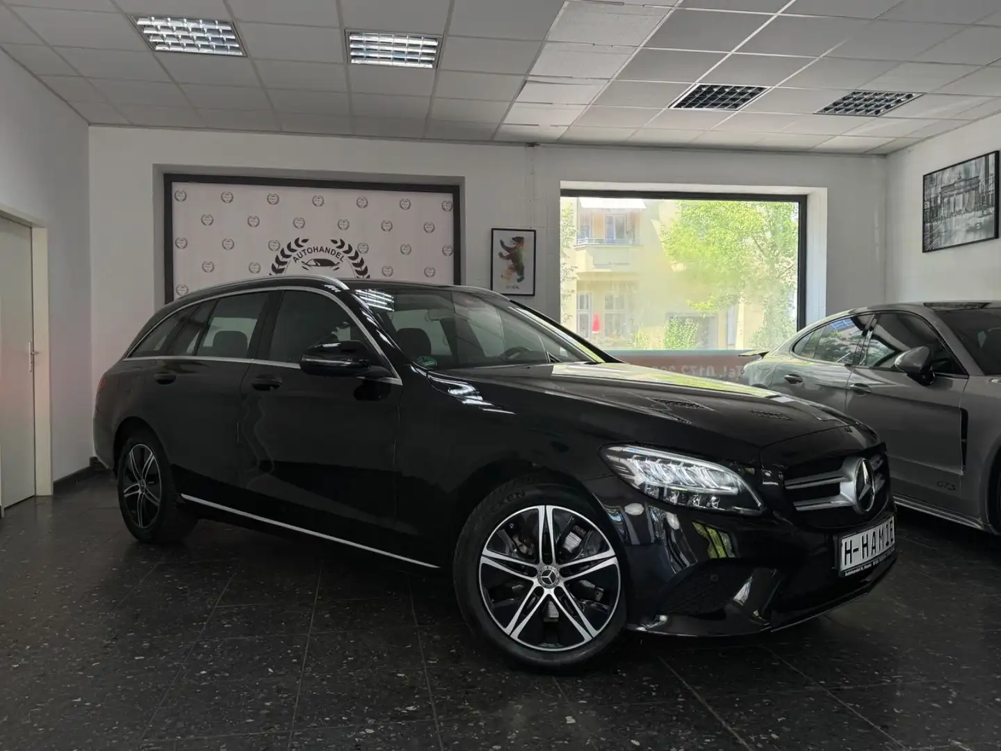 Mercedes-Benz C 200 T-MODELL  AUTO NAVI CAM LEDER T-WINKEL 8-F Zwart - 2