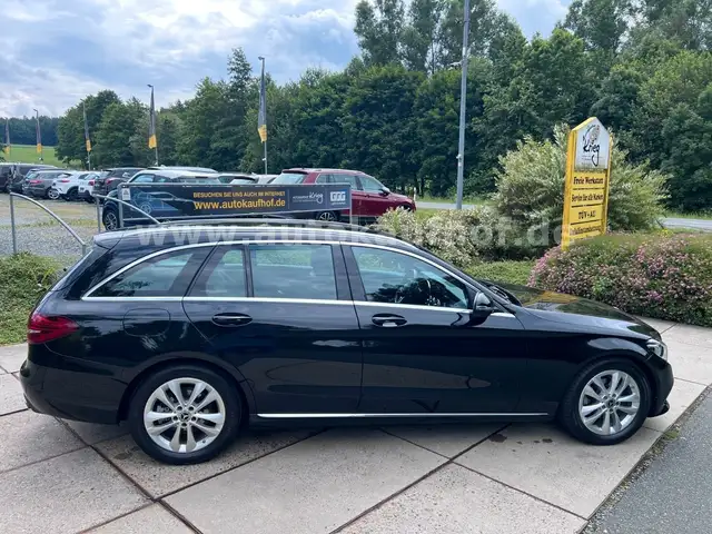 Mercedes-Benz C-Class view 9