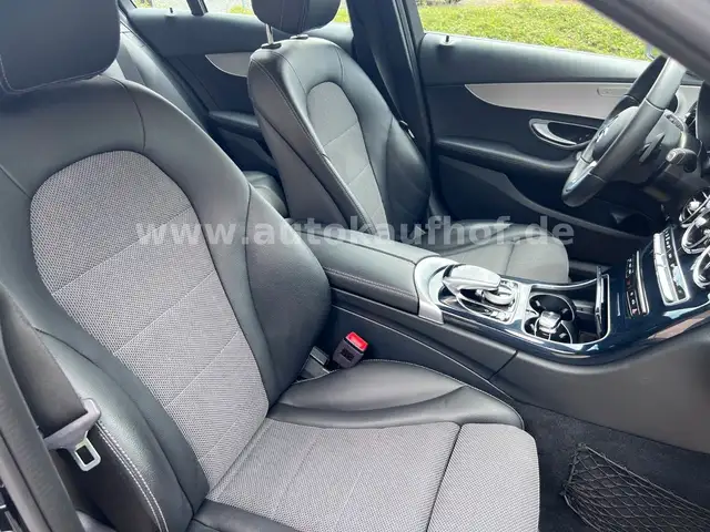 Mercedes-Benz C-Class view 12