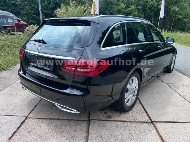 Mercedes-Benz C-Class view 8