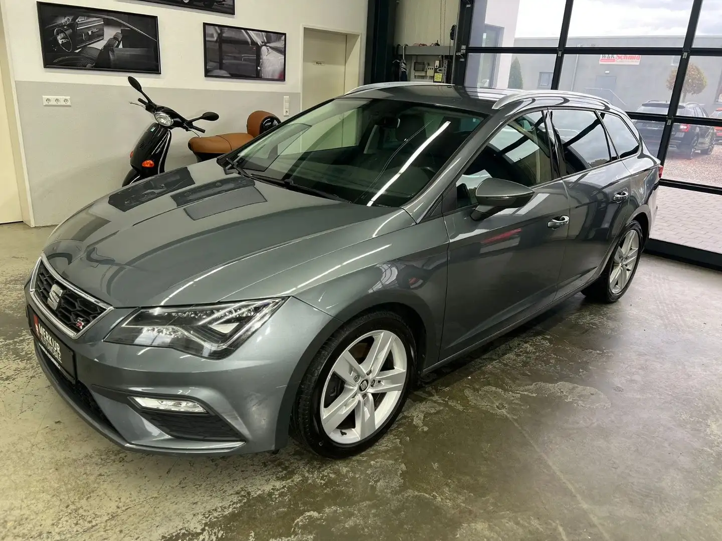 SEAT Leon ST FR 1.8 TSI+Navi+LED+Full-Link+PDC+17" Gris - 1