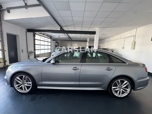 Audi A6 view 9