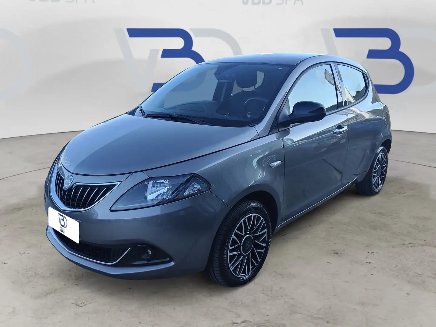 Lancia Ypsilon III 2021 1.0 firefly hybrid Platino s&s 70cv Grijs - 1