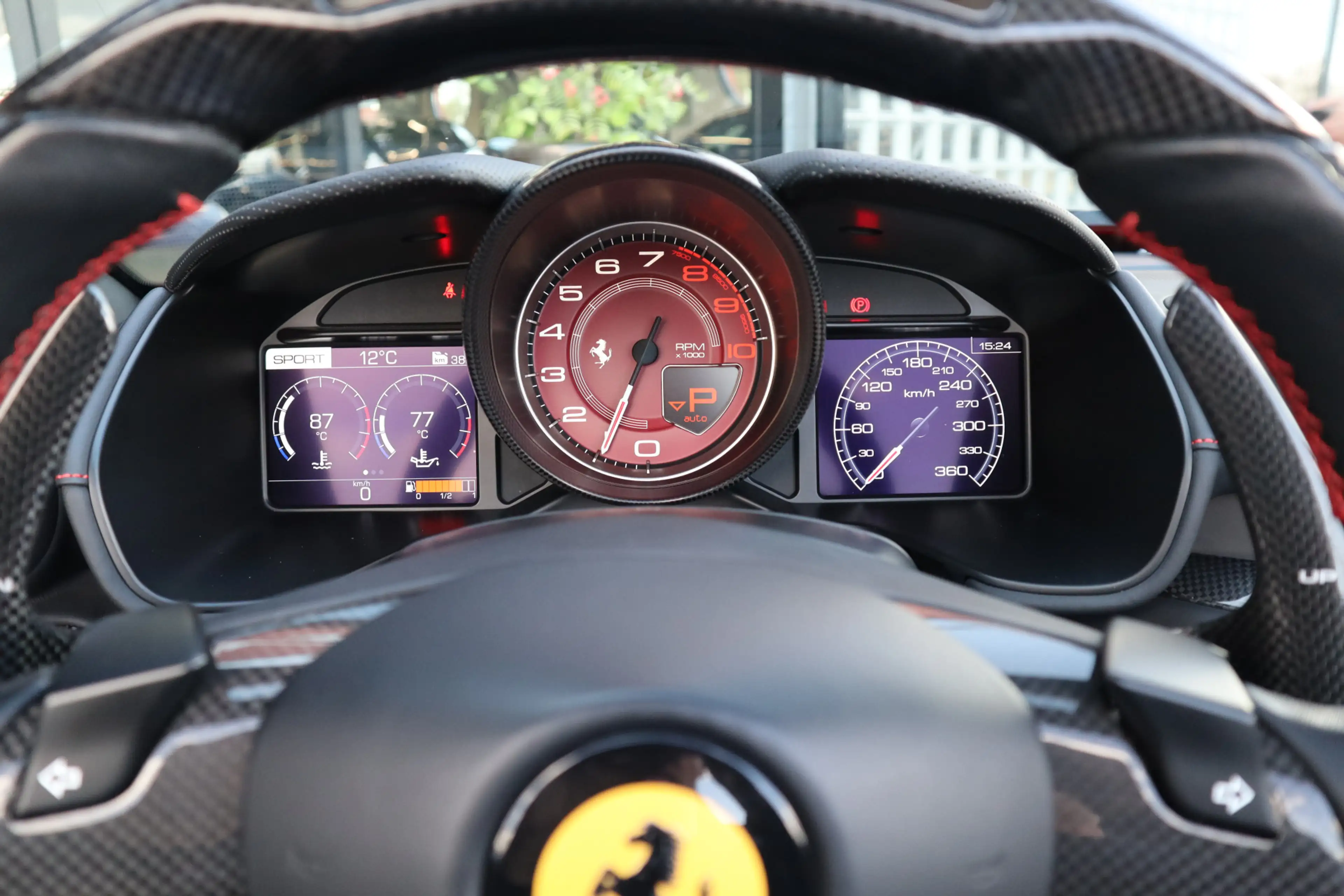 Ferrari Portofino 3.9 V8 HELE | Carbon in/ex, Passenger display, JBL — photo 30
