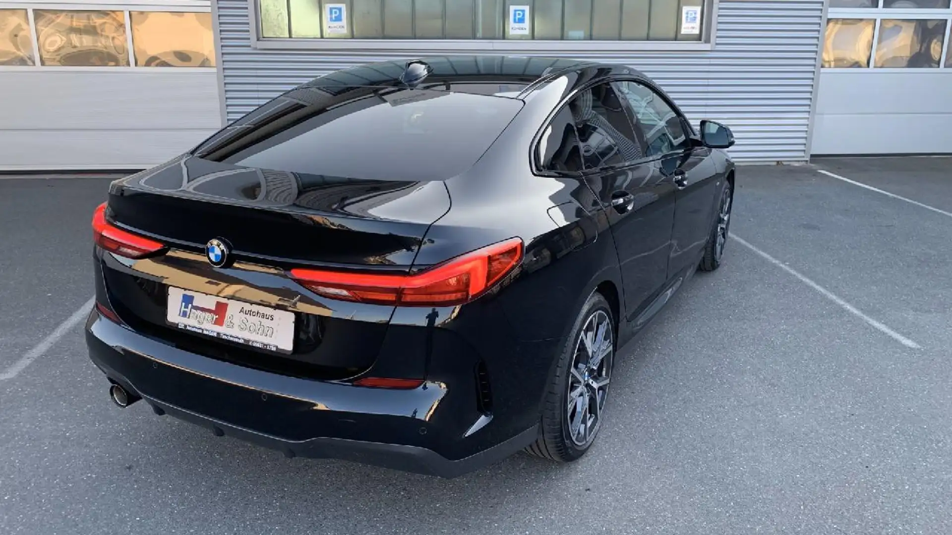 BMW 218 218 i M Sport Schwarz - 2