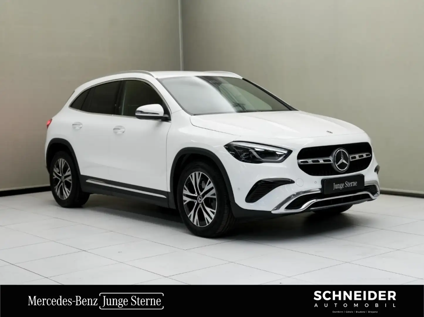 Mercedes-Benz GLA 200 d 4MATIC W-Paket Navi LM ACC KAM SpurW Weiß - 1