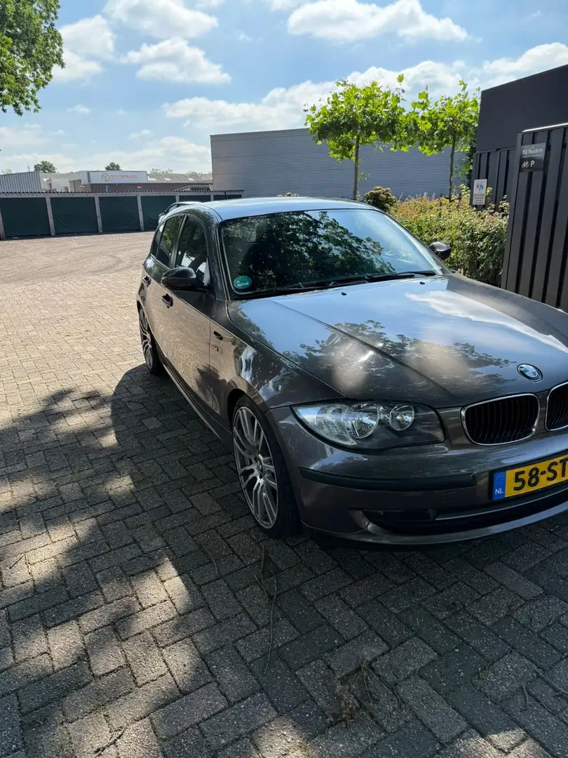 BMW 116 High Executive Bruin - 2