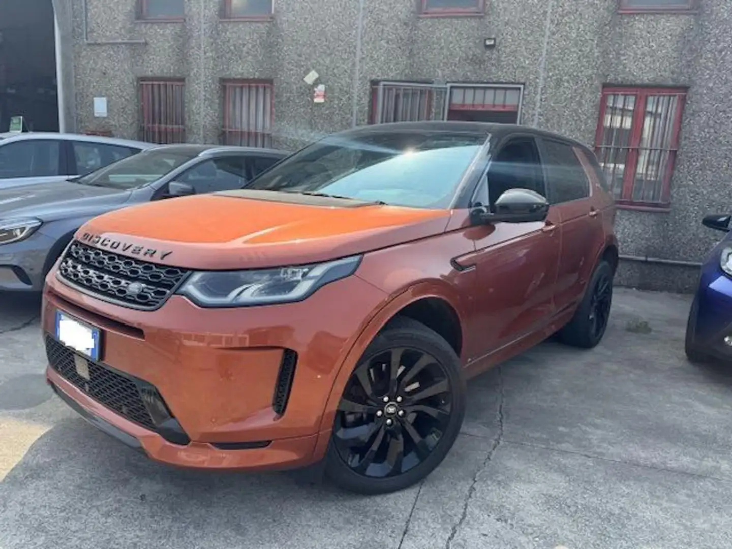 Land Rover Discovery Sport 2.0 TD4 180 CV AWD Auto R-Dynamic HSE TETTO PANORA Arancione - 2